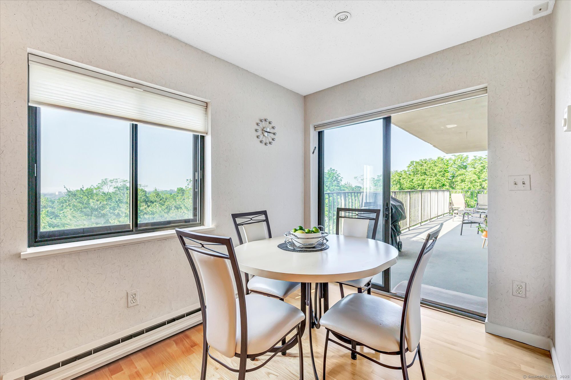 3200 Park Avenue 6F1