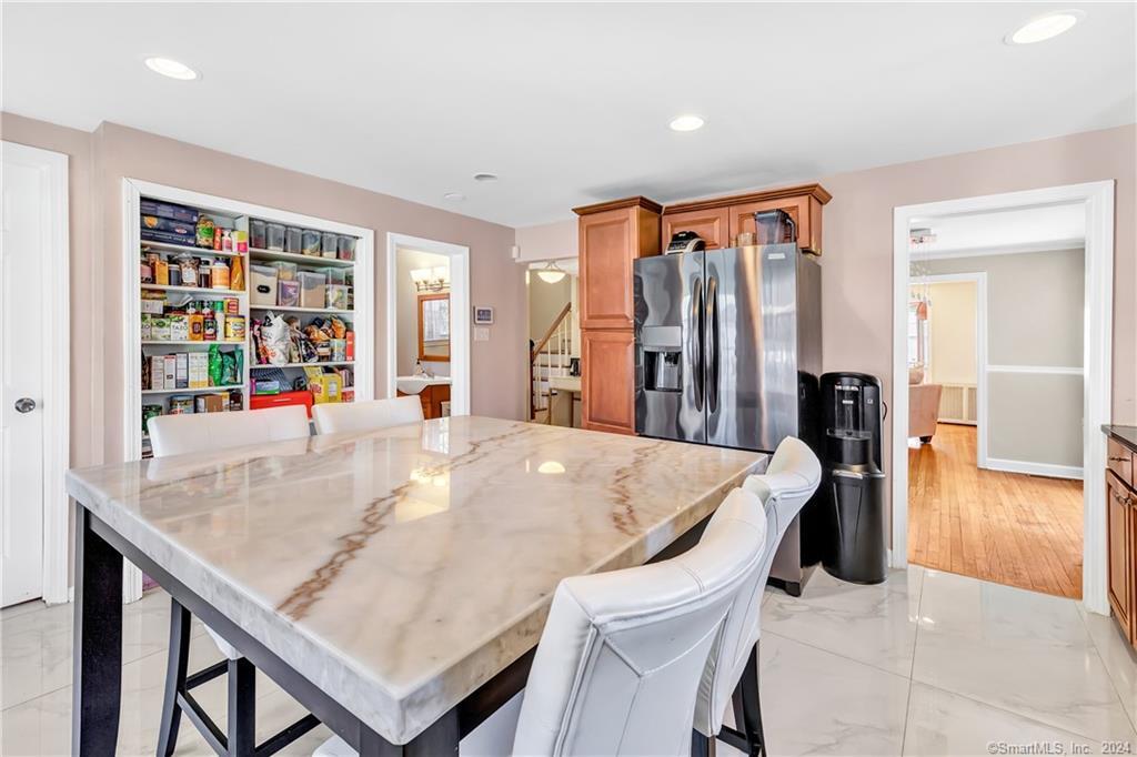 12 Sunset Avenue
