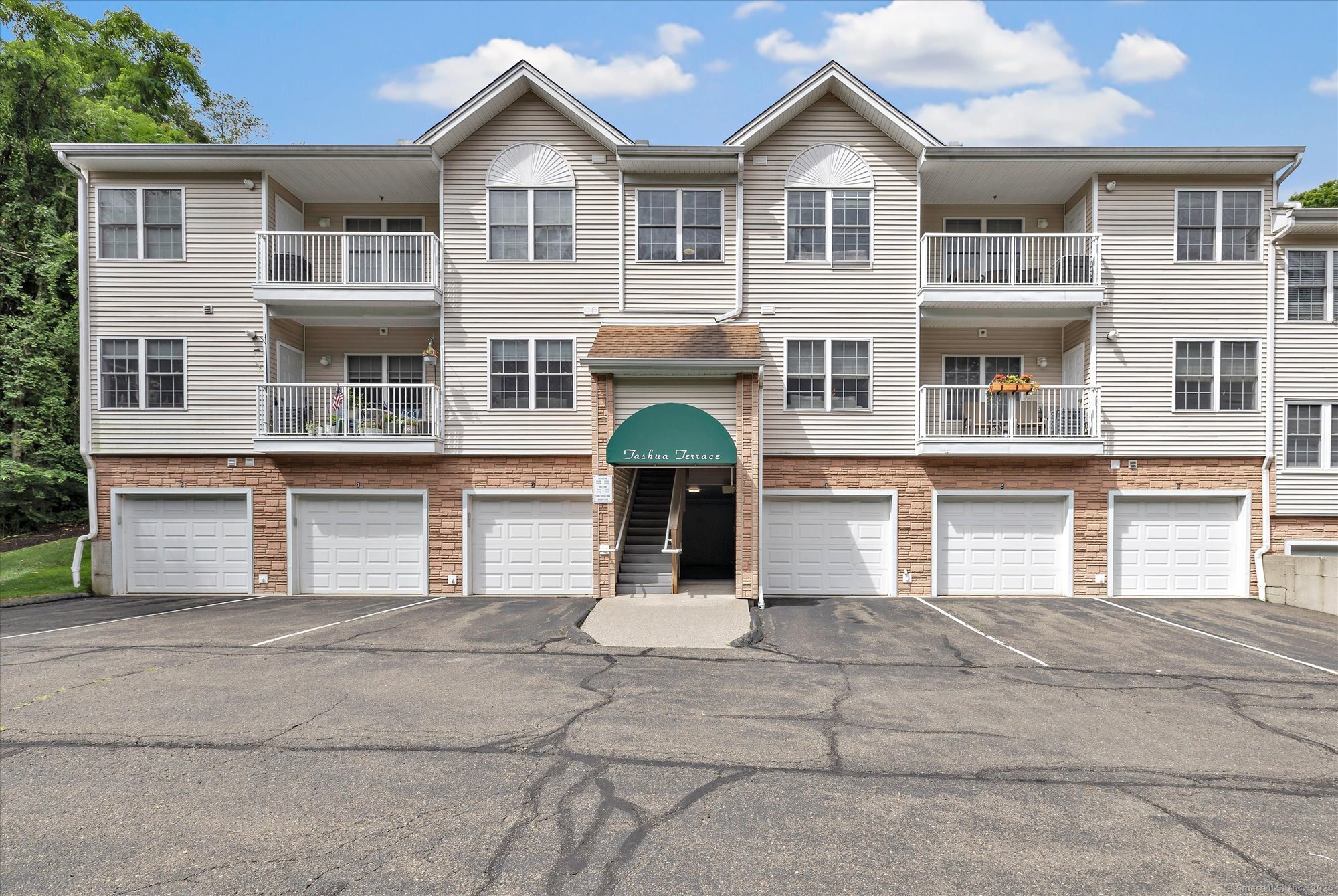 1215 Arganese Place 1215