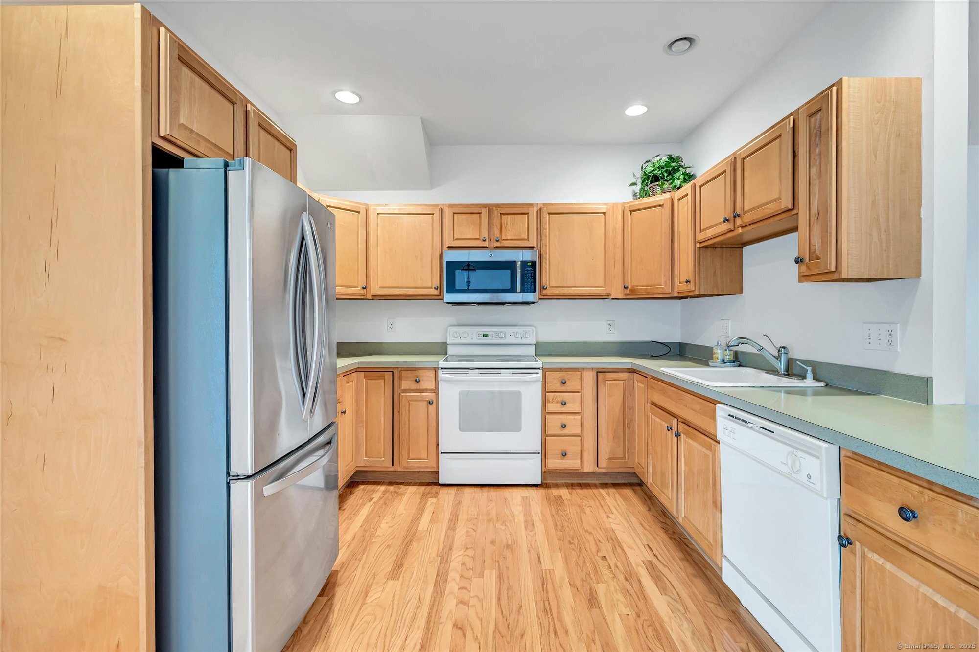 244 Summerfield Gardens 244