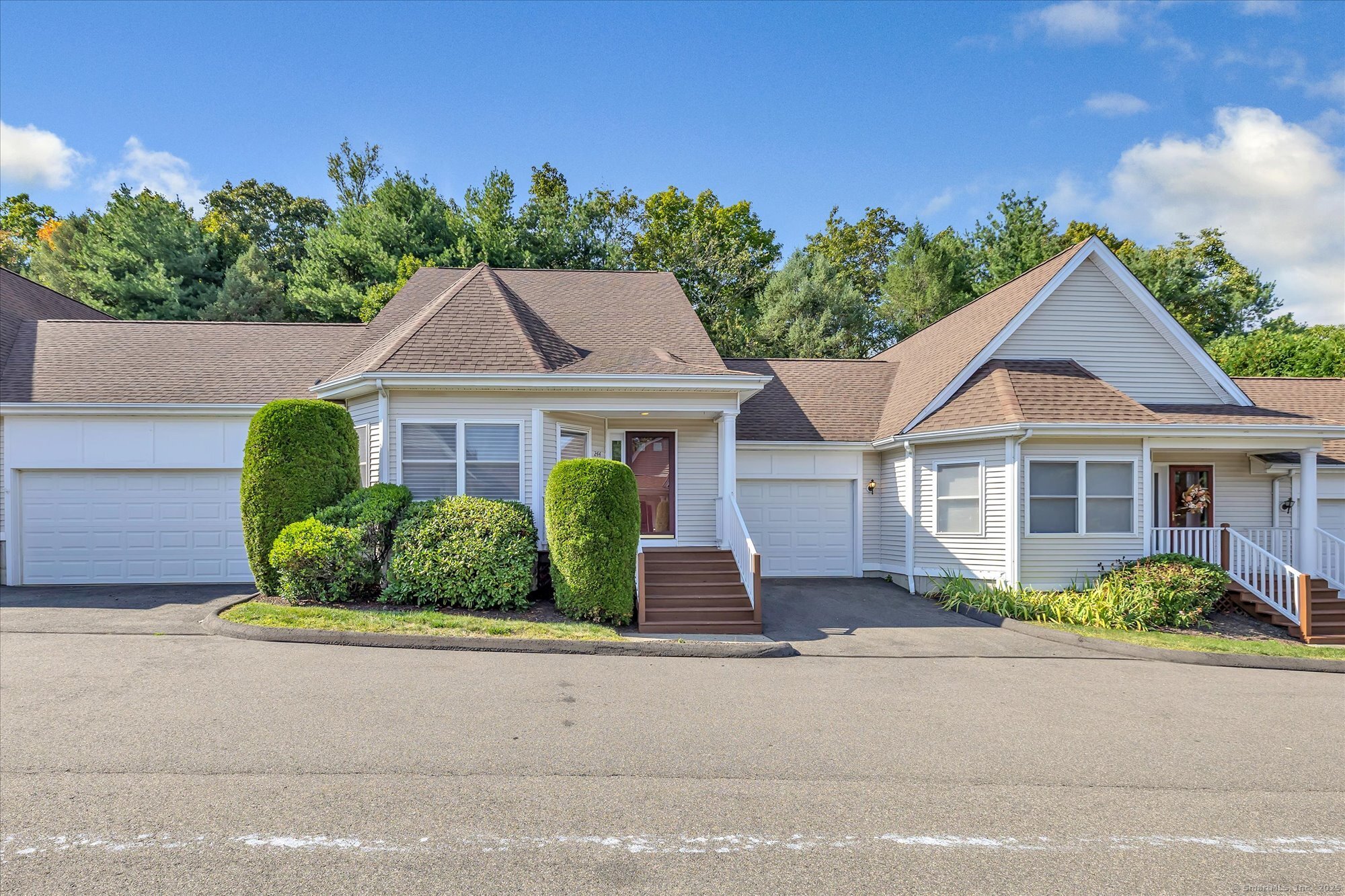 244 Summerfield Gardens 244