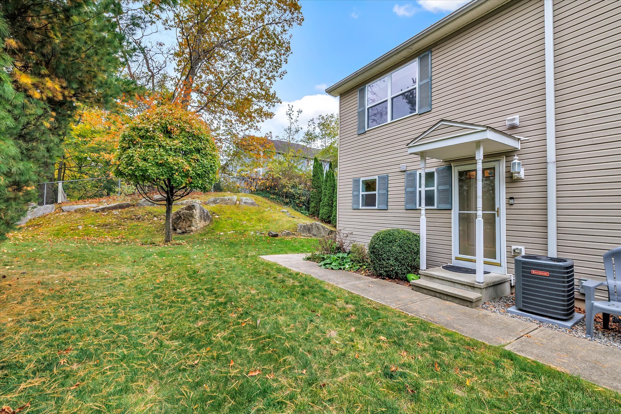 5 Rockland Road APT A8