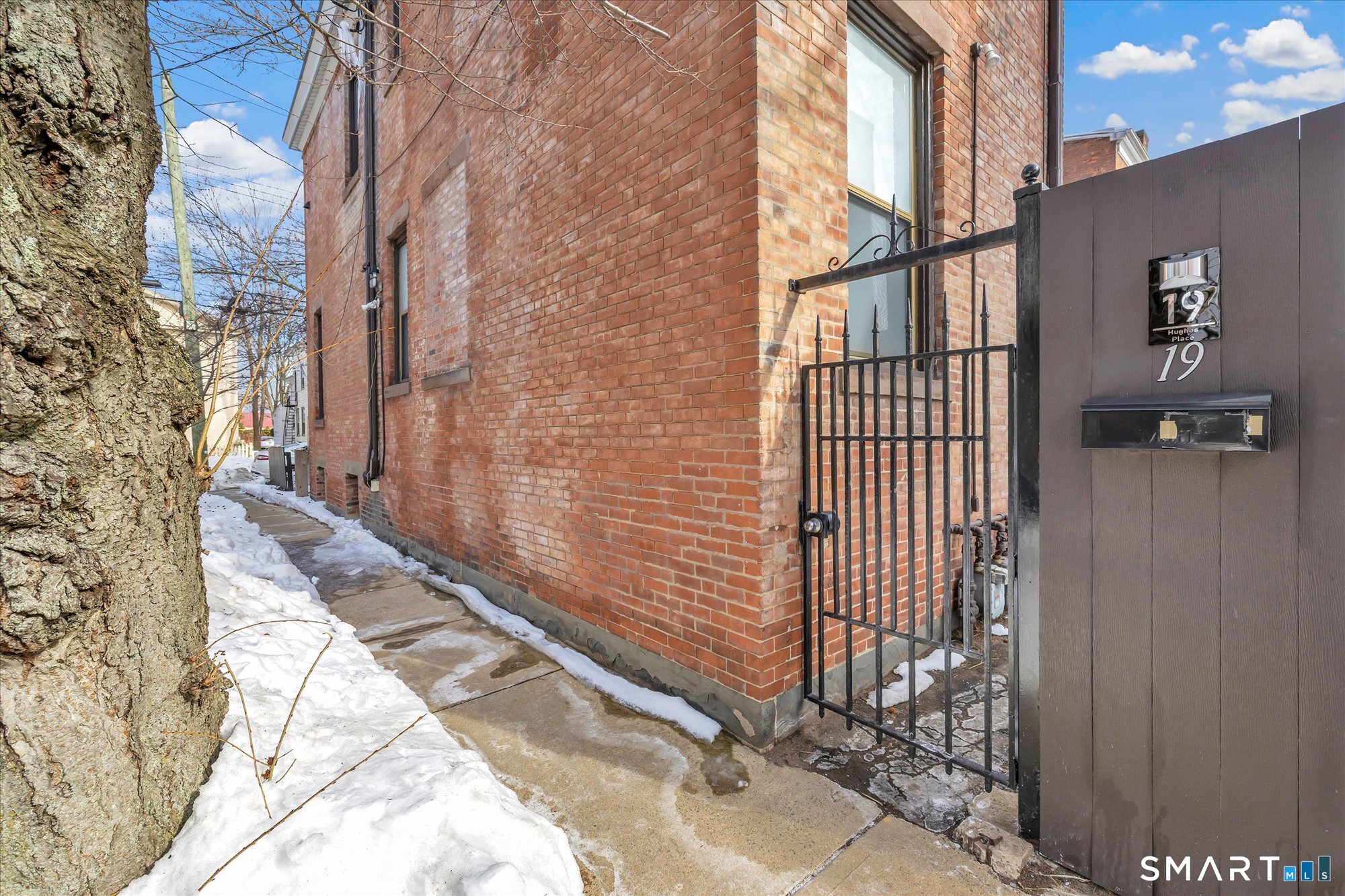 15 Hughes Place 15