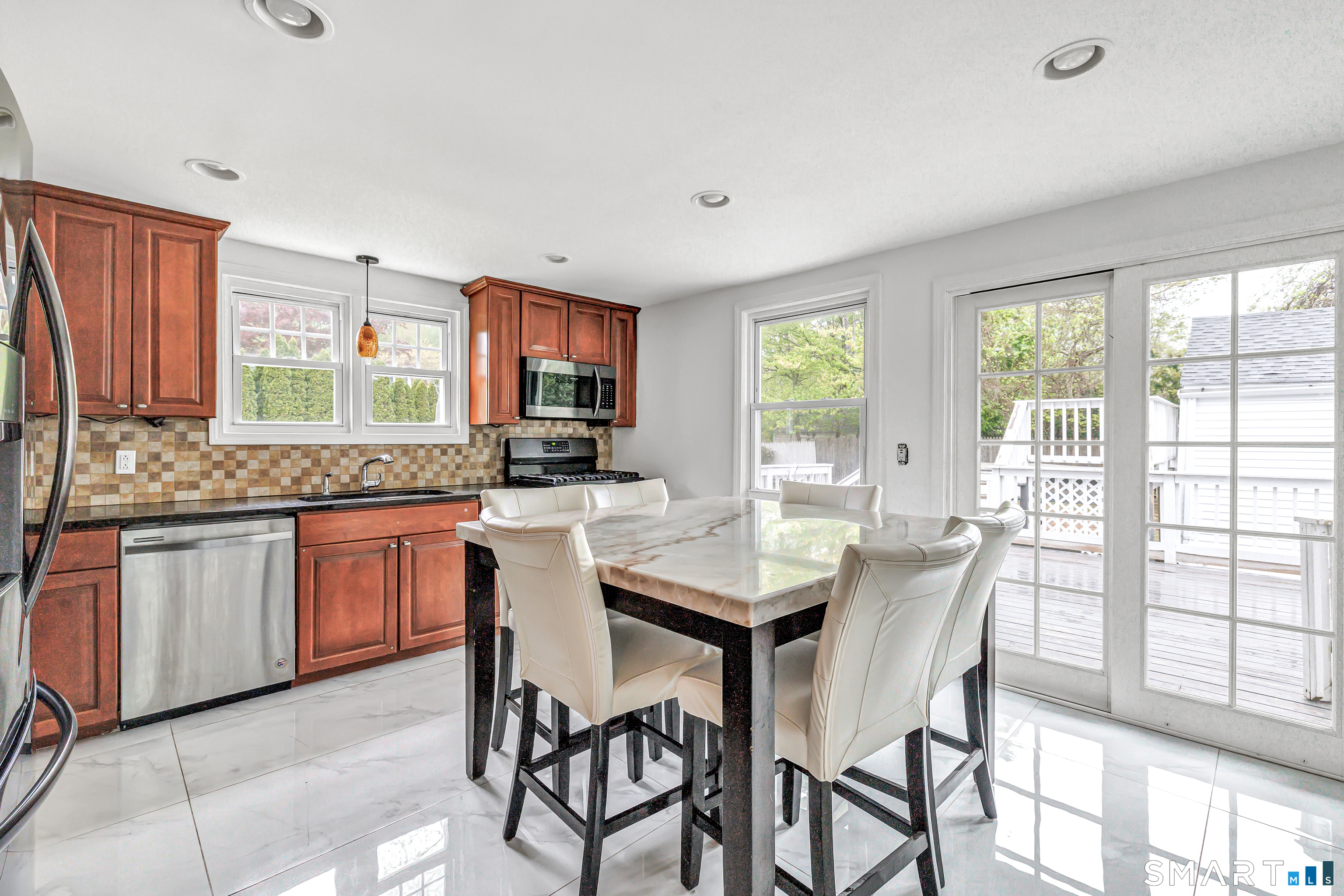 12 Sunset Avenue