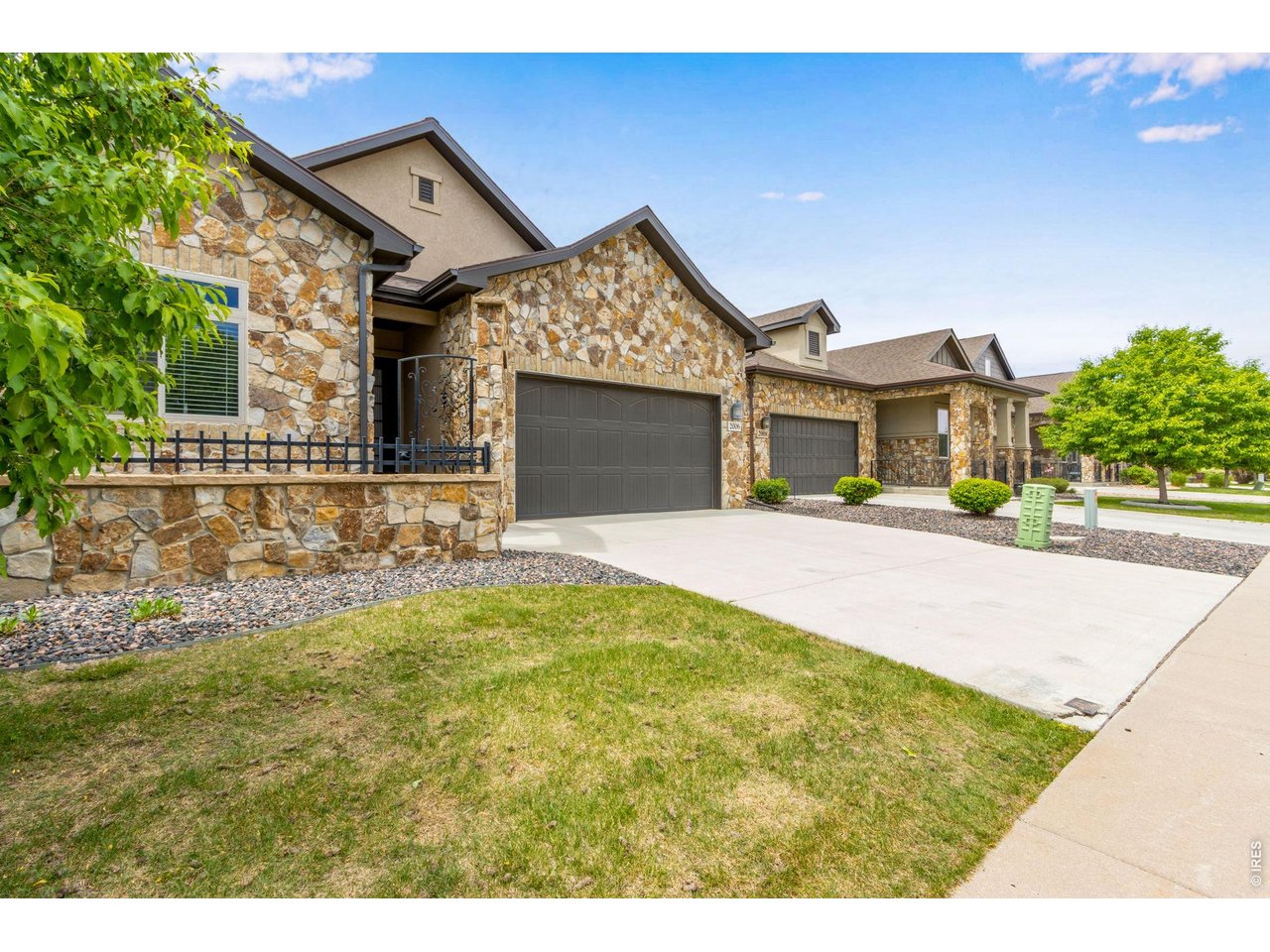 2006 Vineyard Dr