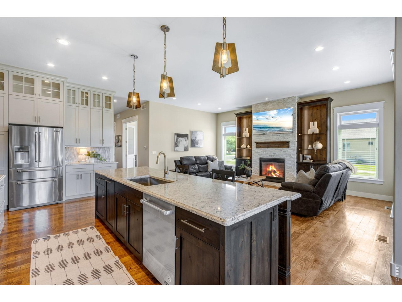 2006 Vineyard Dr