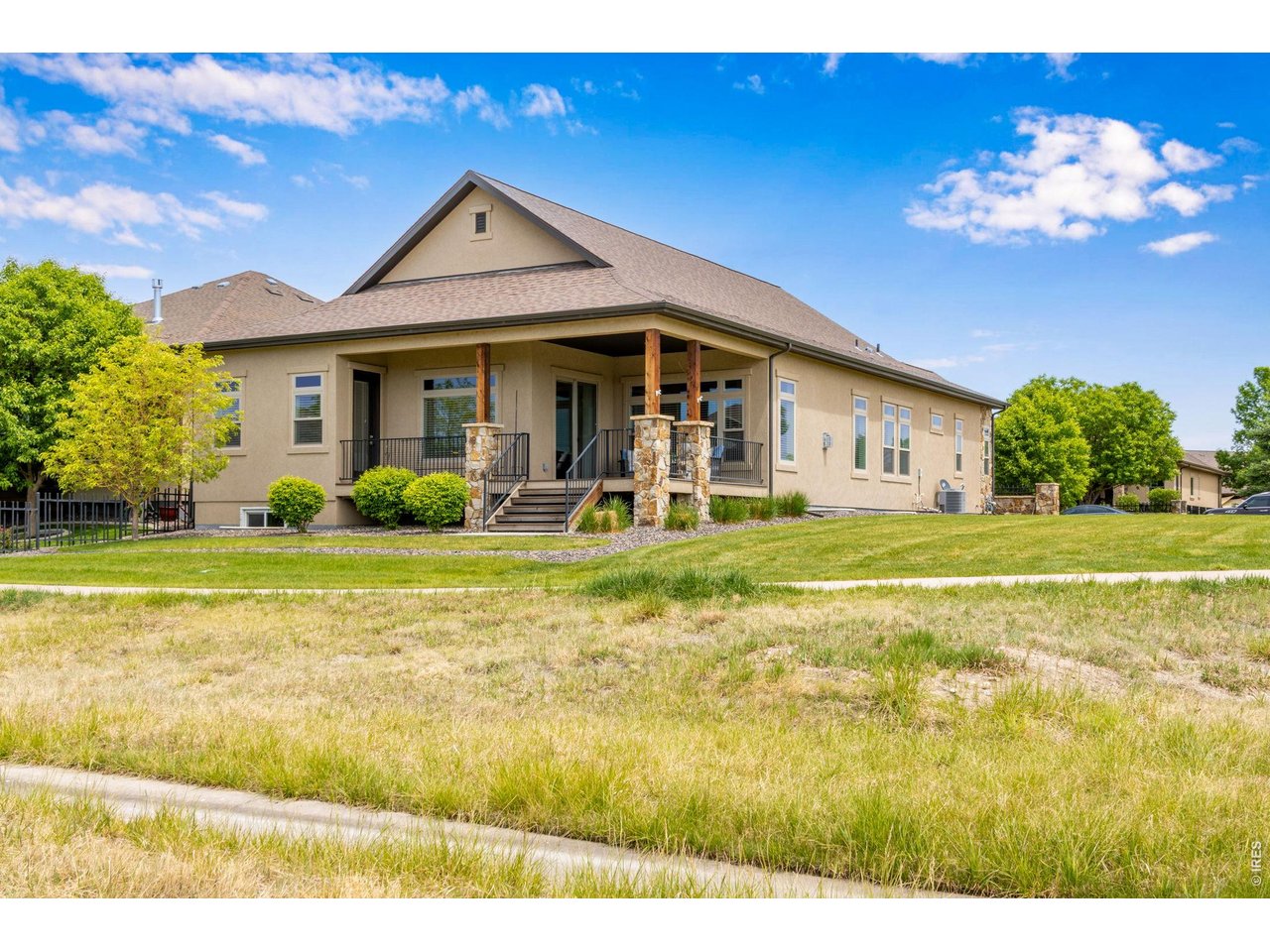 2006 Vineyard Dr