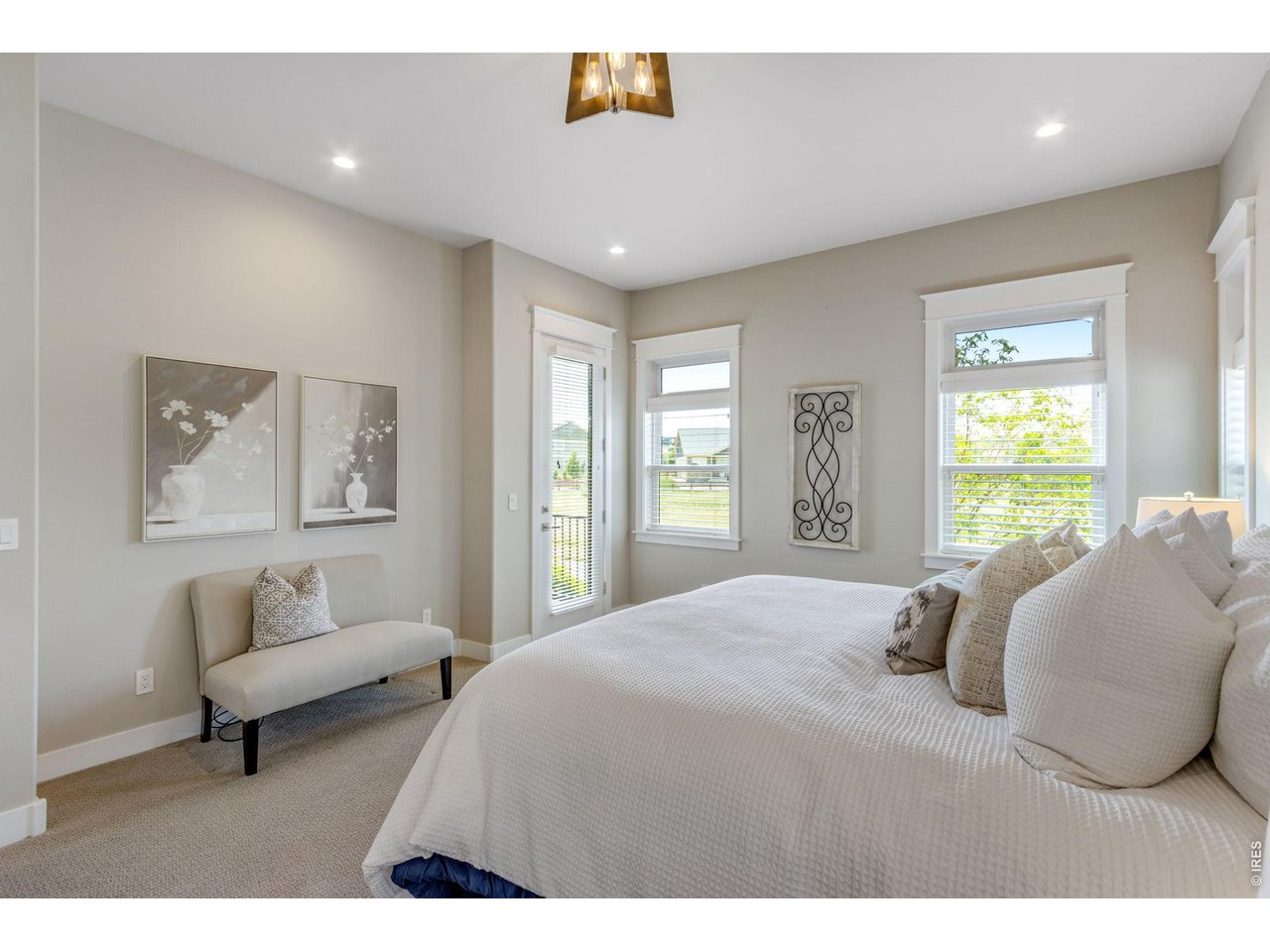 2006 Vineyard Dr