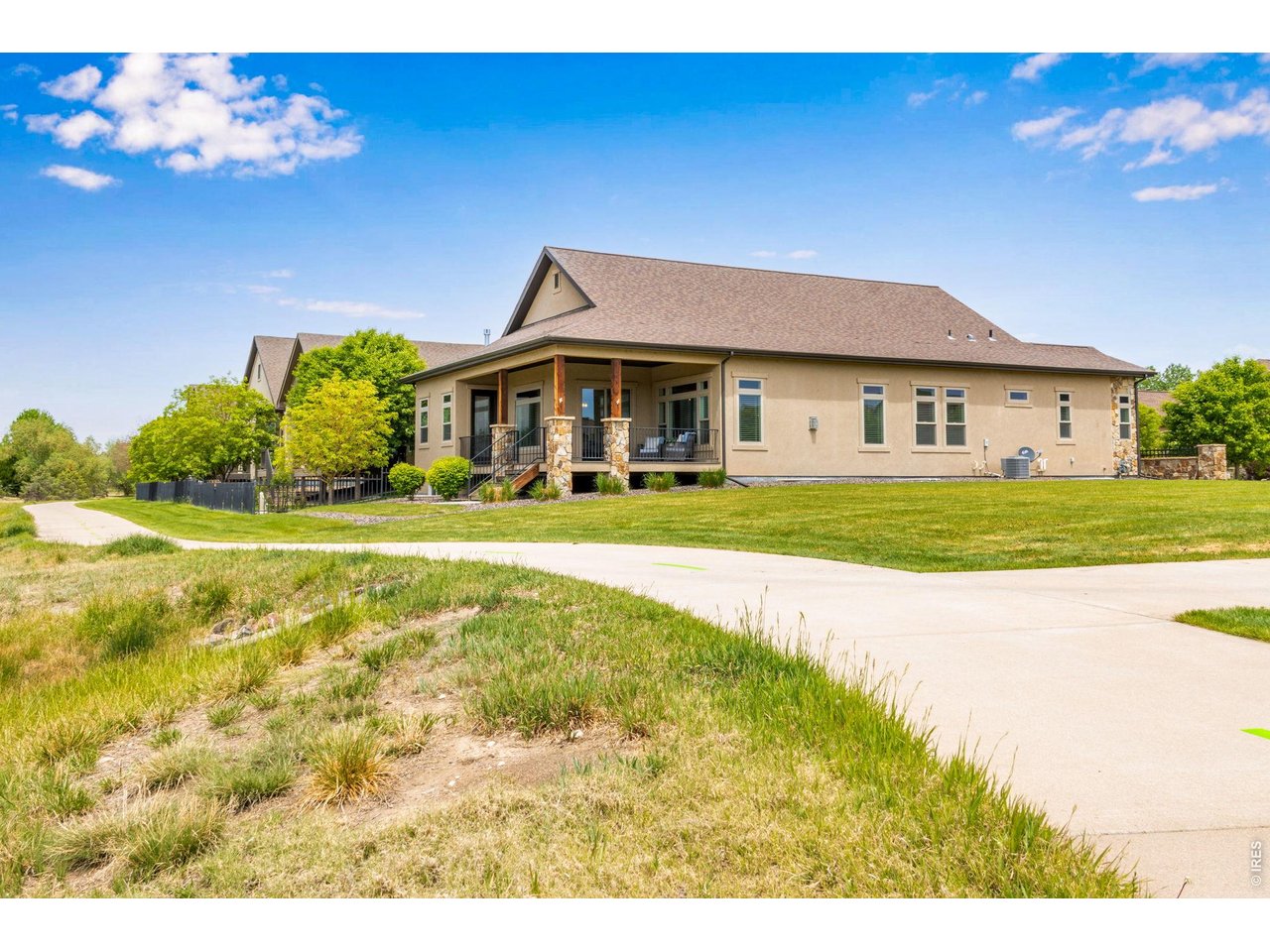 2006 Vineyard Dr