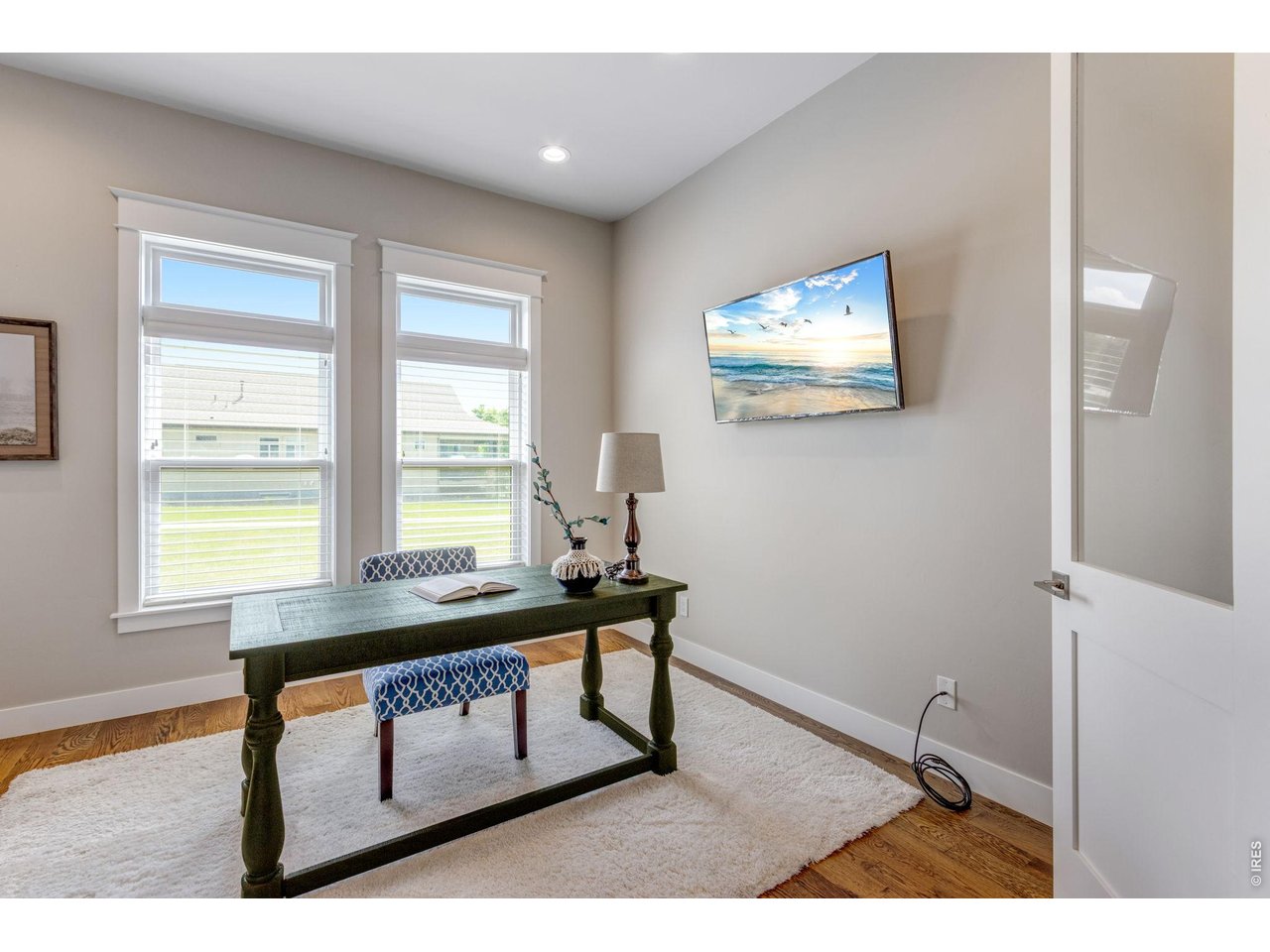 2006 Vineyard Dr