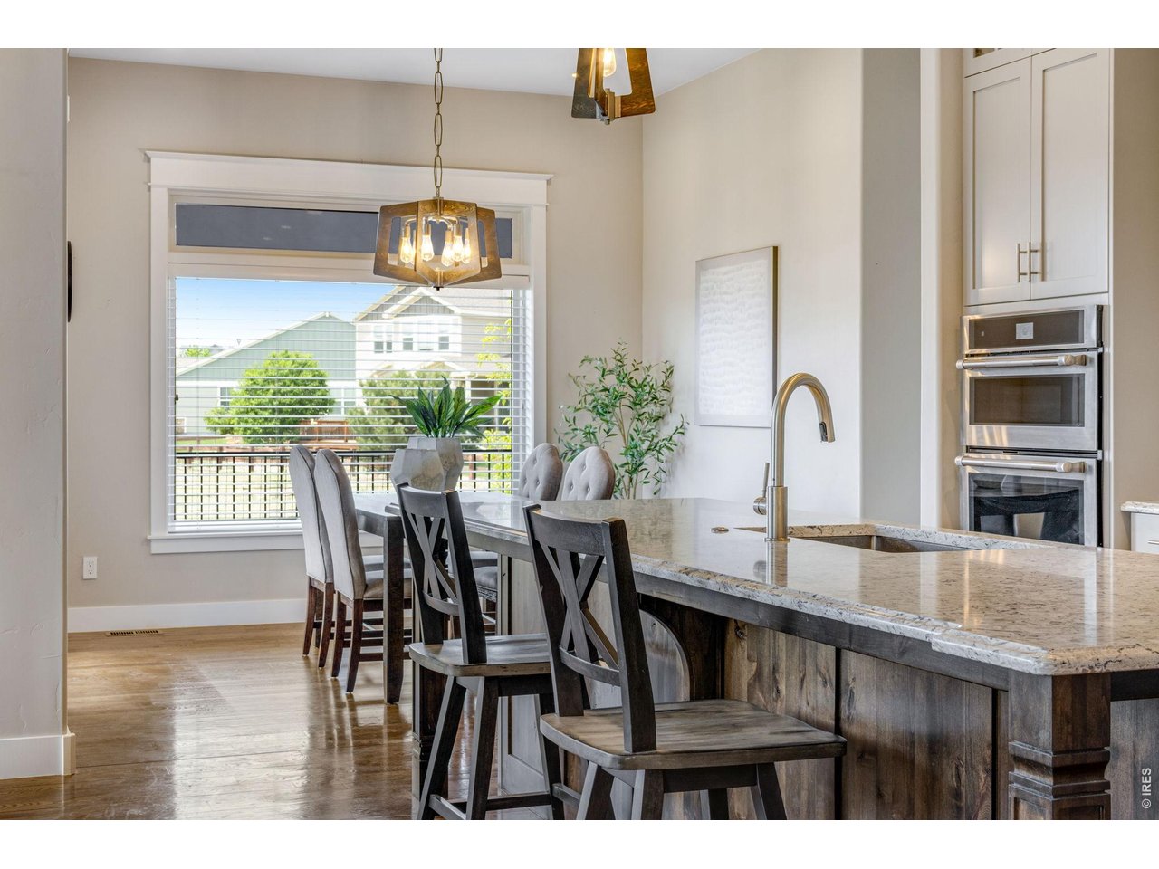 2006 Vineyard Dr