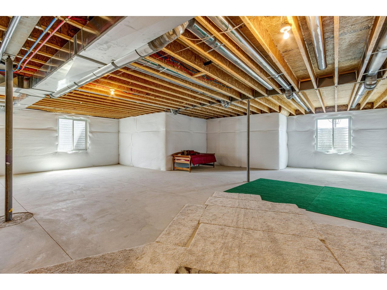 2006 Vineyard Dr