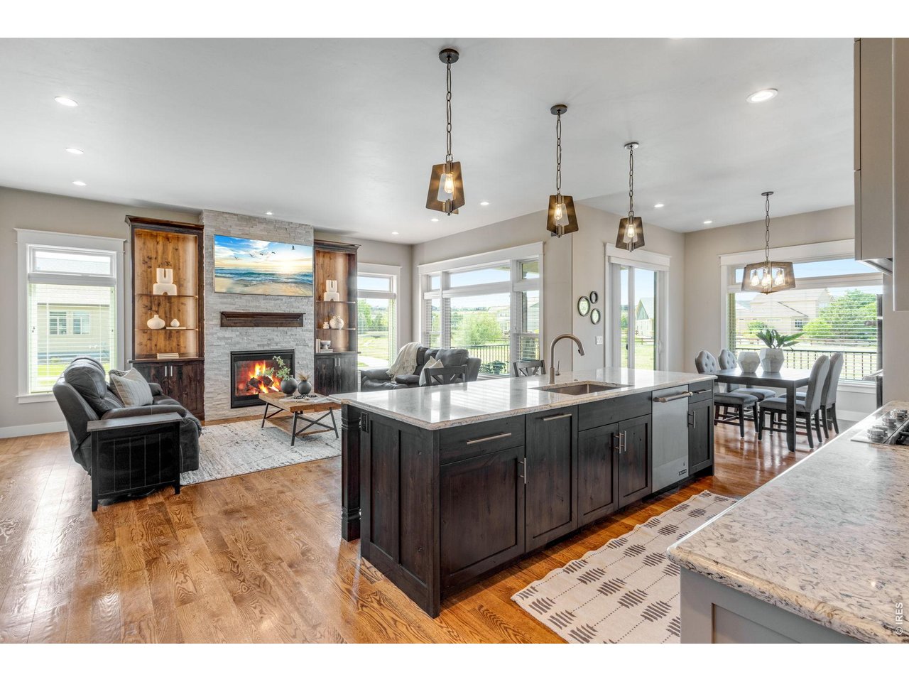 2006 Vineyard Dr