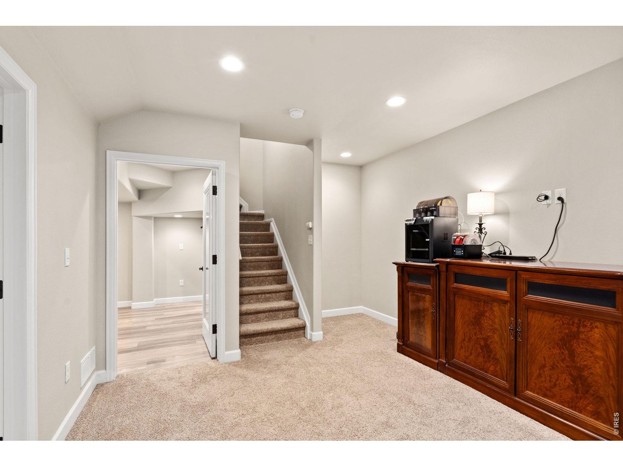 114 Whitney Ct
