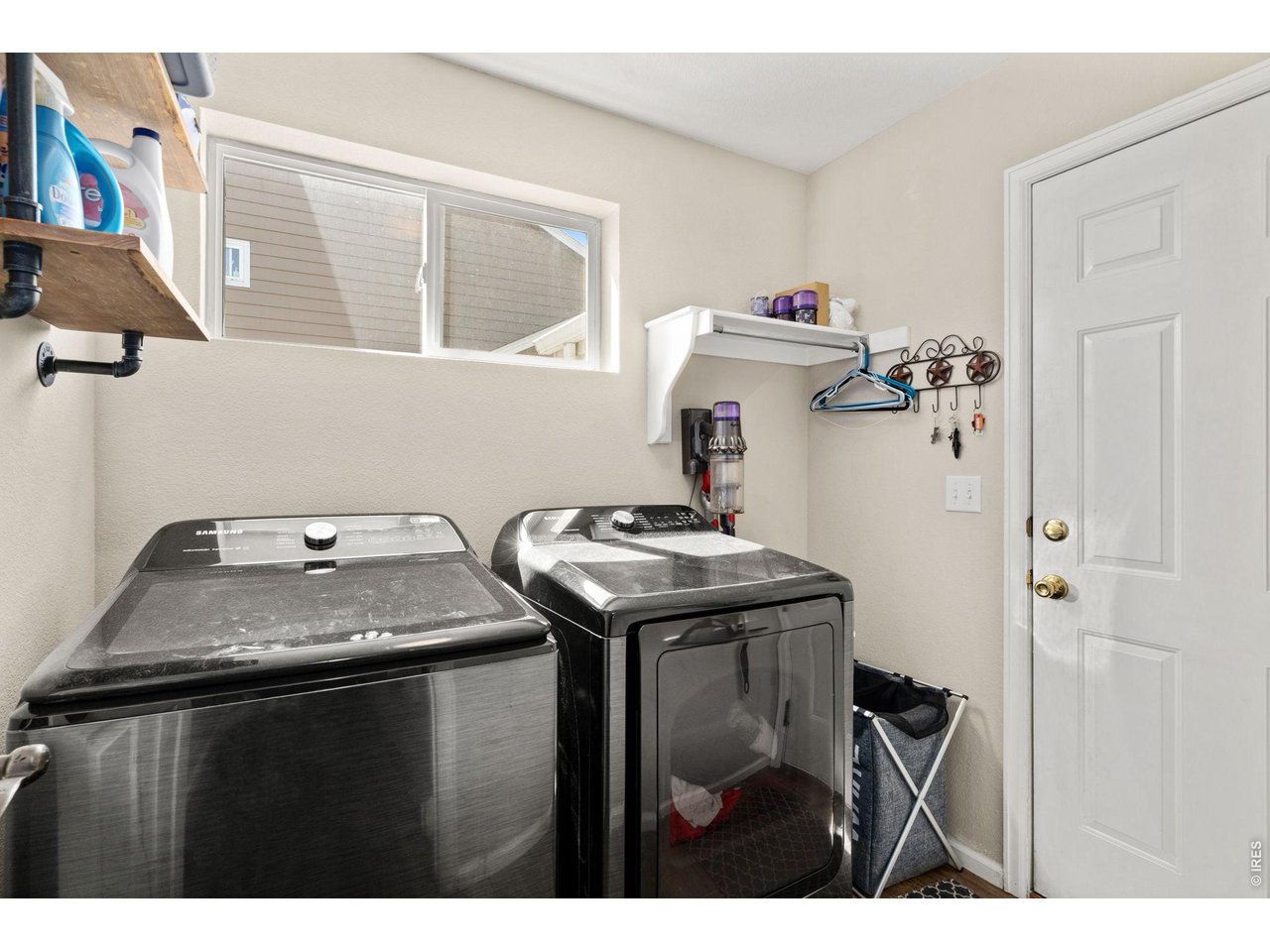 114 Whitney Ct