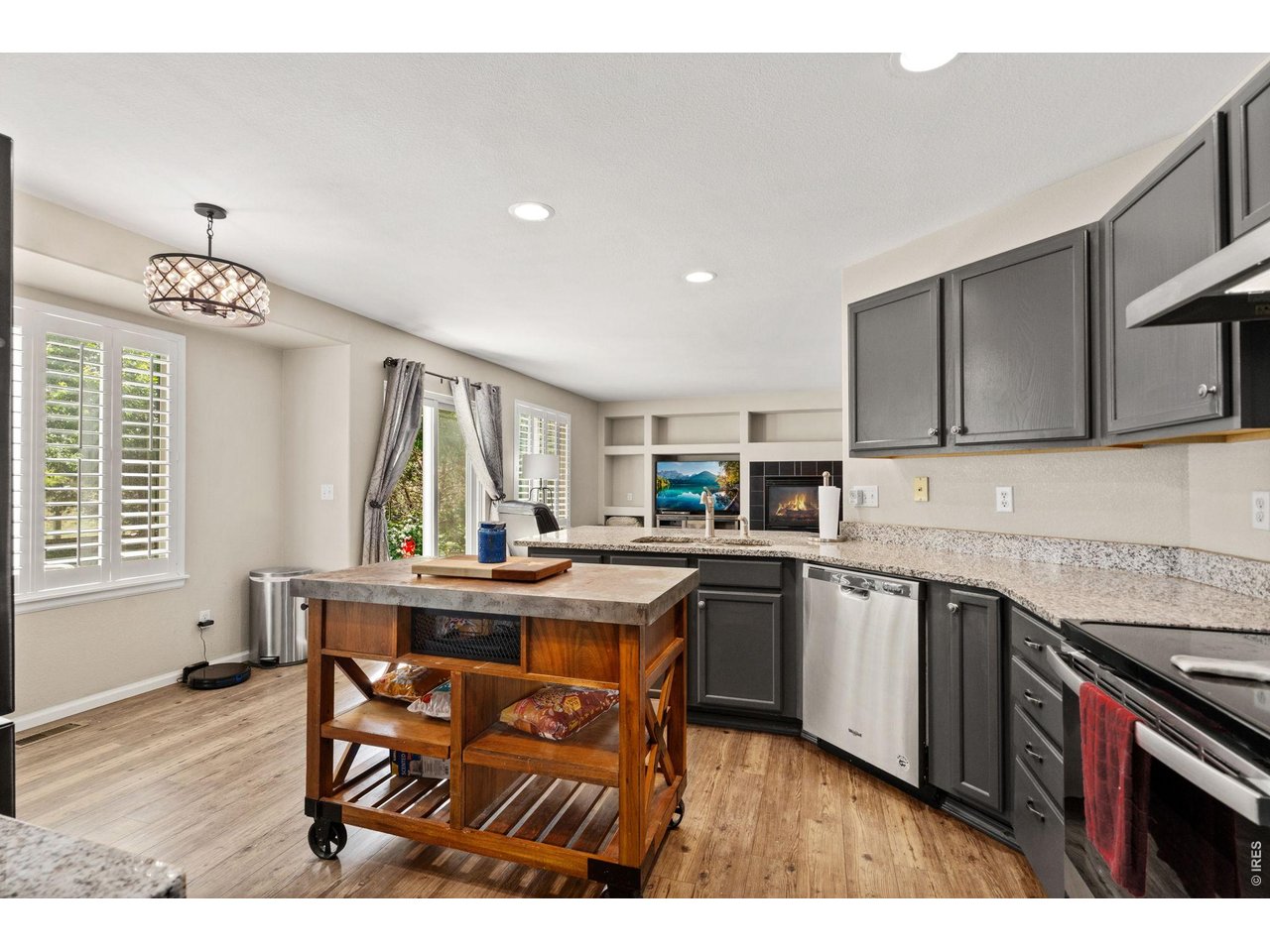114 Whitney Ct
