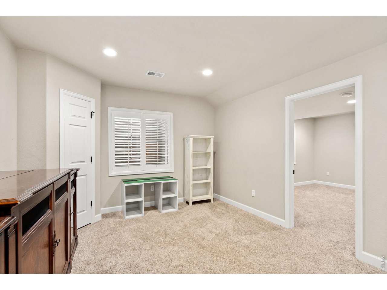 114 Whitney Ct
