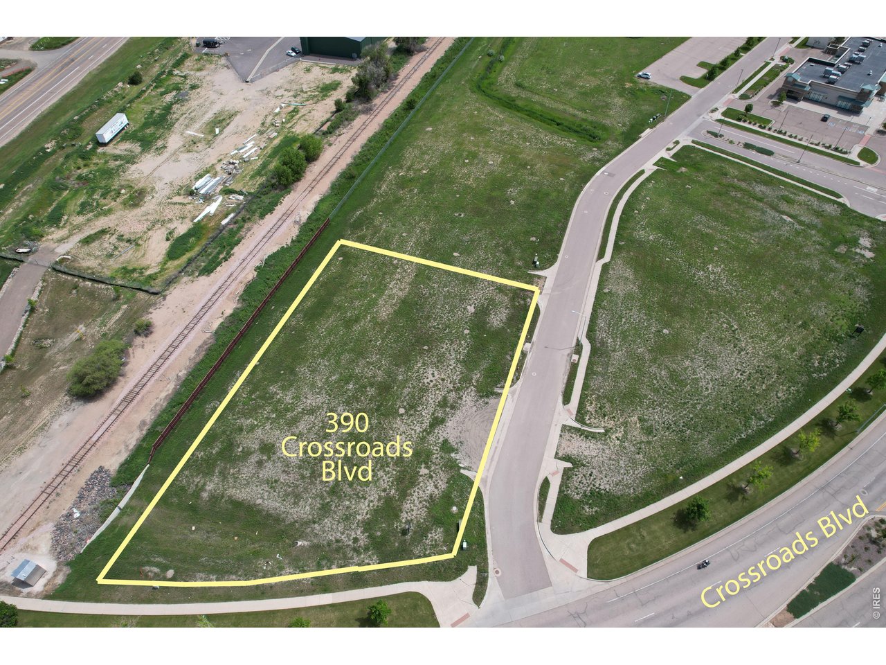 320 Crossroads Blvd