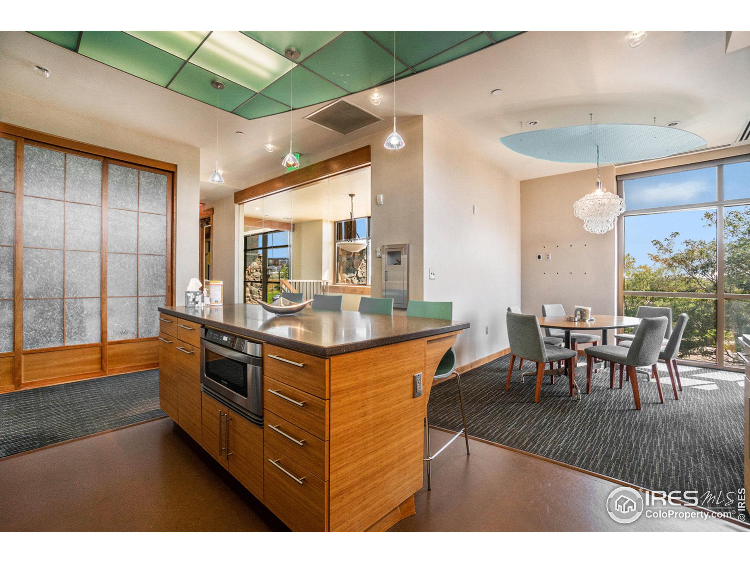 355 Eastman Park Dr Unit: #200