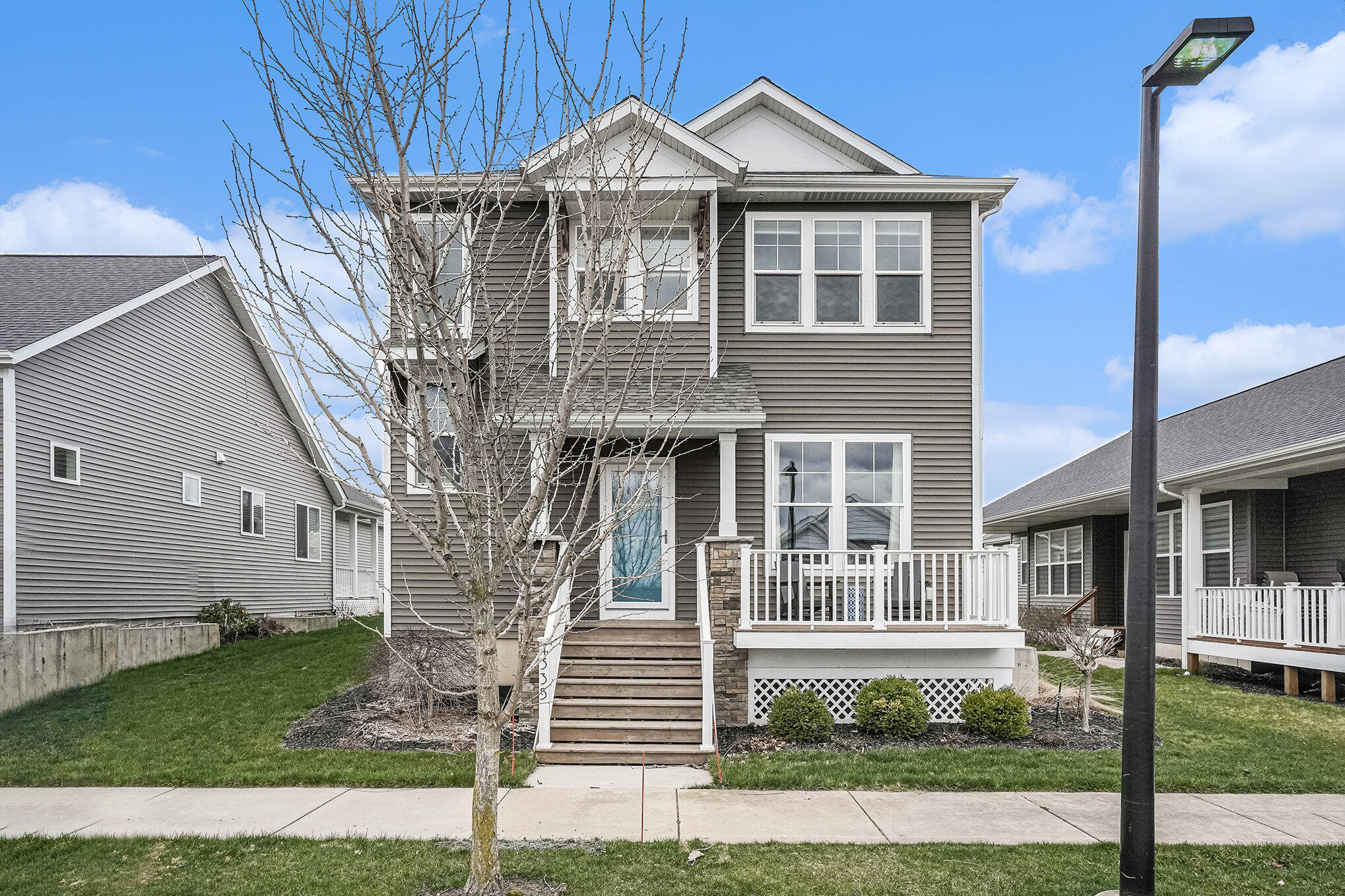 4335 Augusta Hills Avenue SE