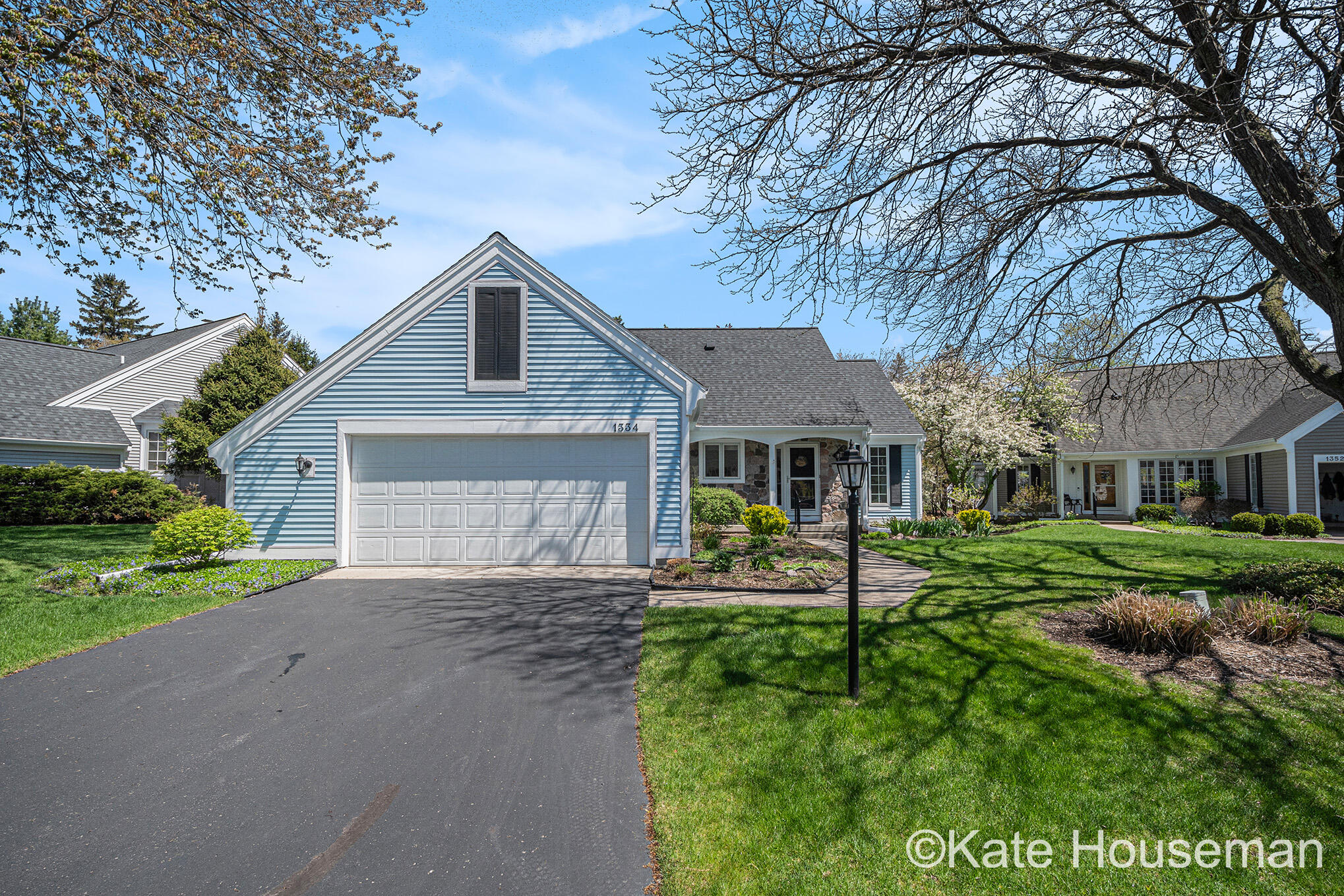 1334 Thornberry Court W