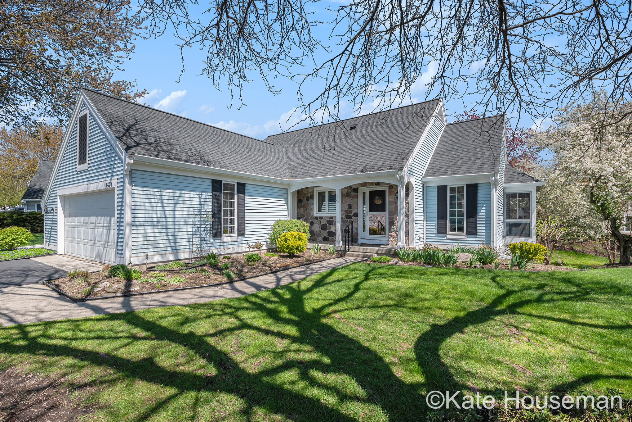 1334 Thornberry Court W