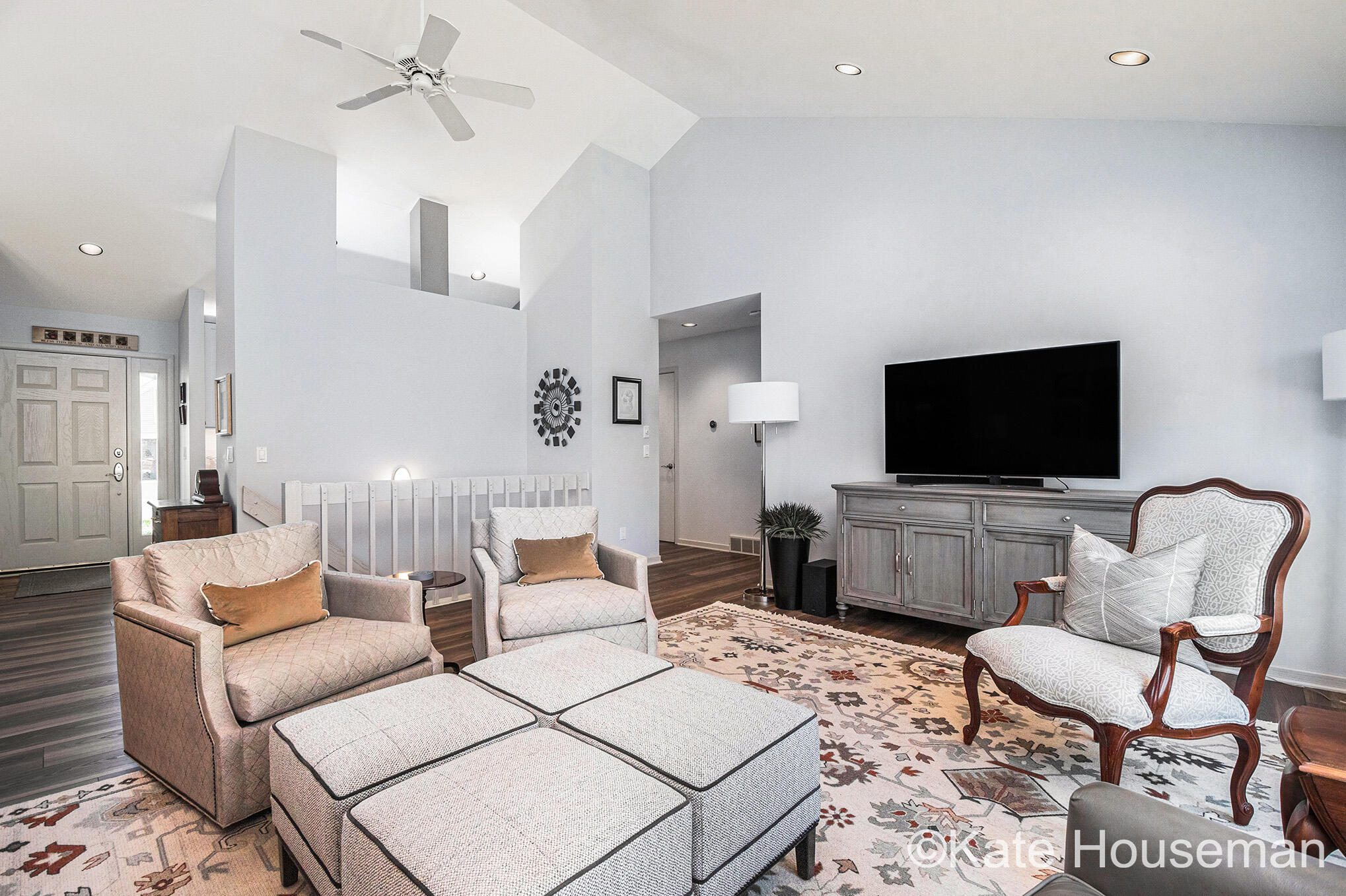 1334 Thornberry Court W