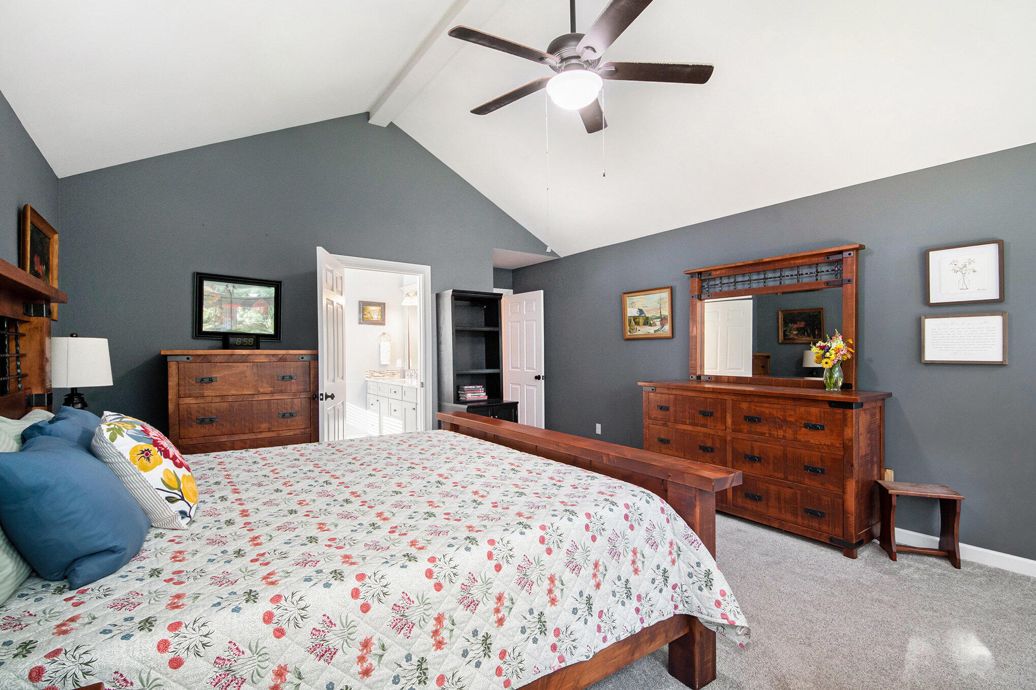 2561 Hunter Green Court SE