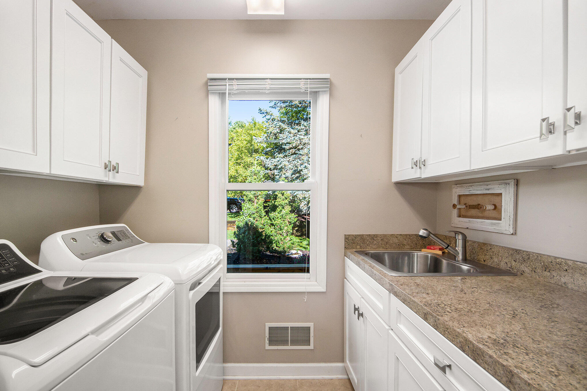 2561 Hunter Green Court SE