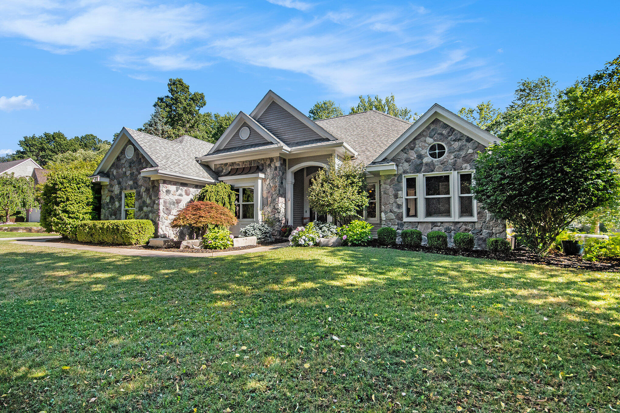 2561 Hunter Green Court SE