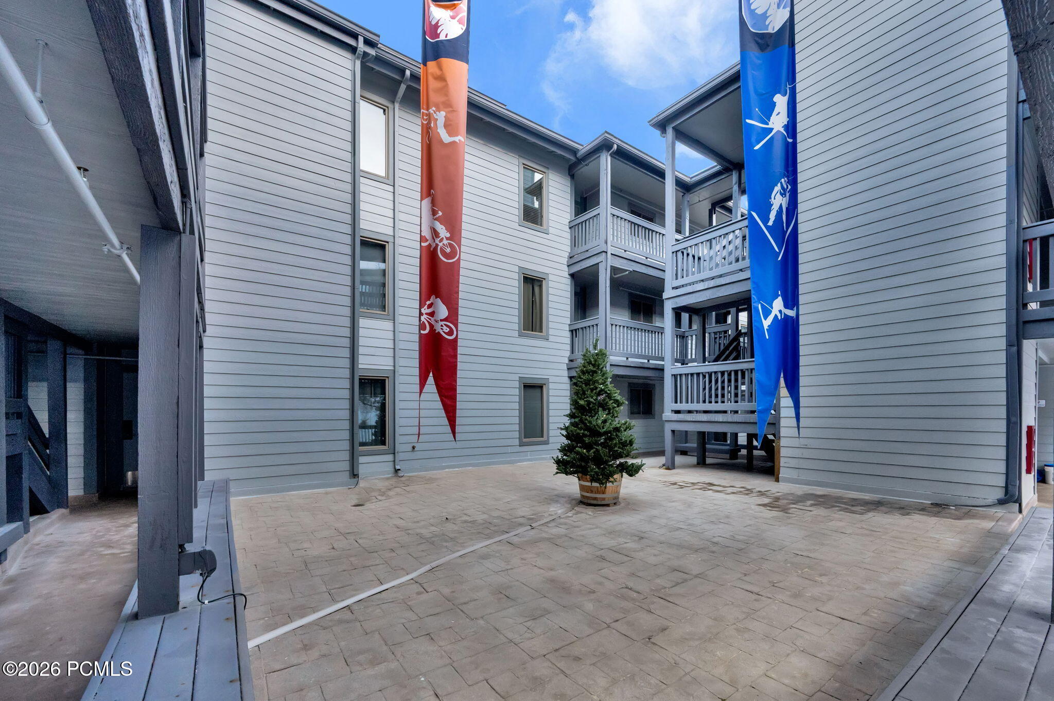 405 Silver King Drive 121