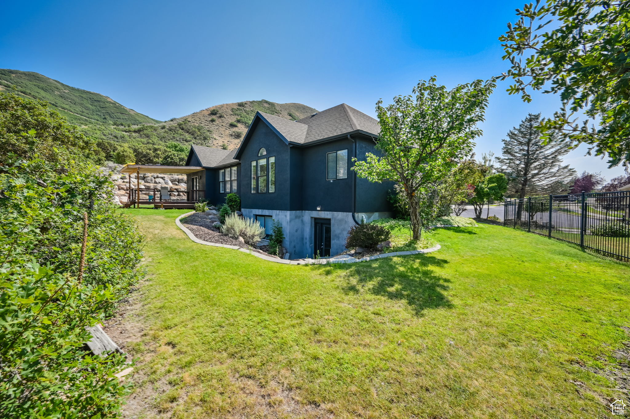 1539 E TUMBLEWEED WAY