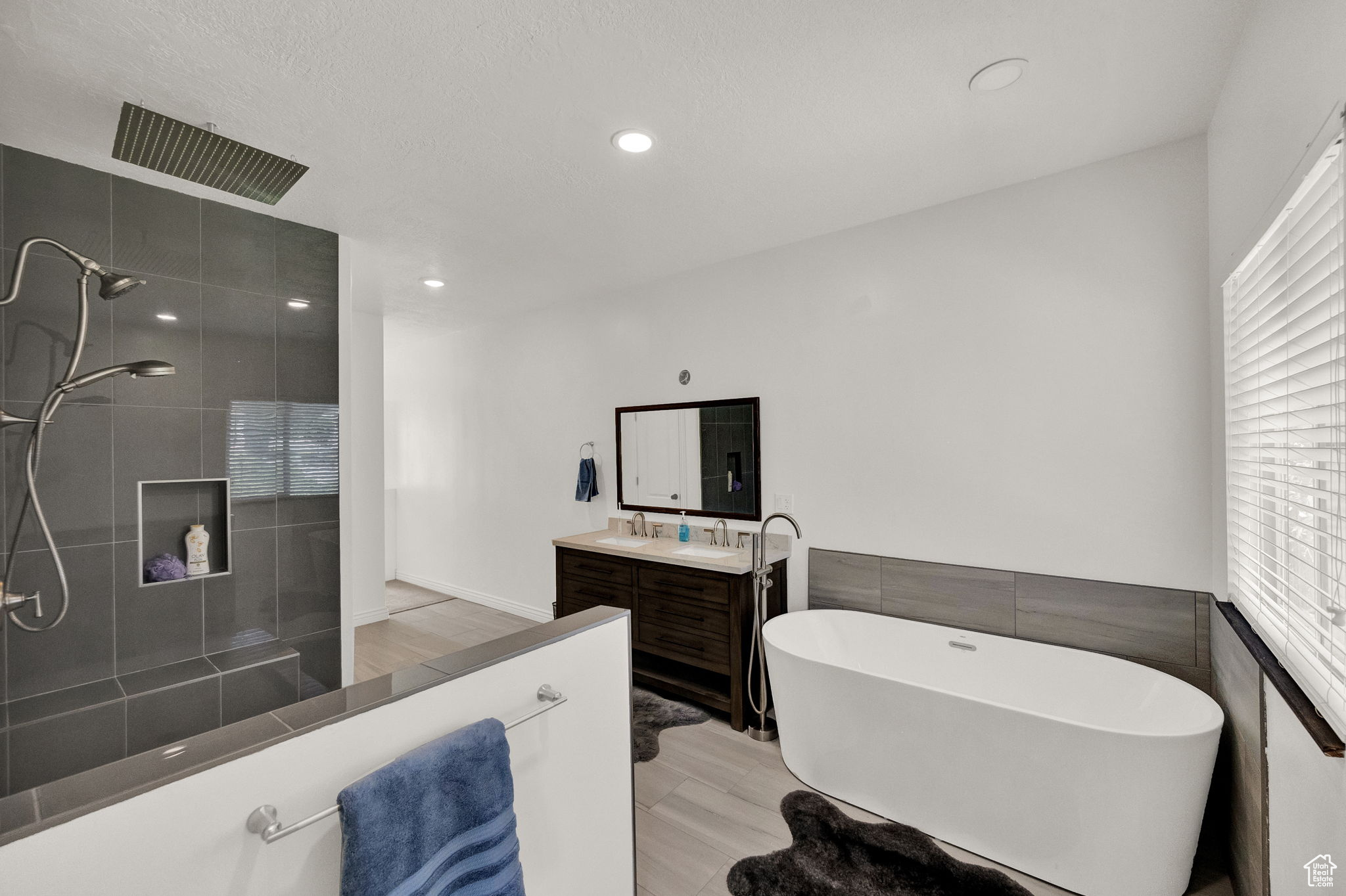 1539 E TUMBLEWEED WAY