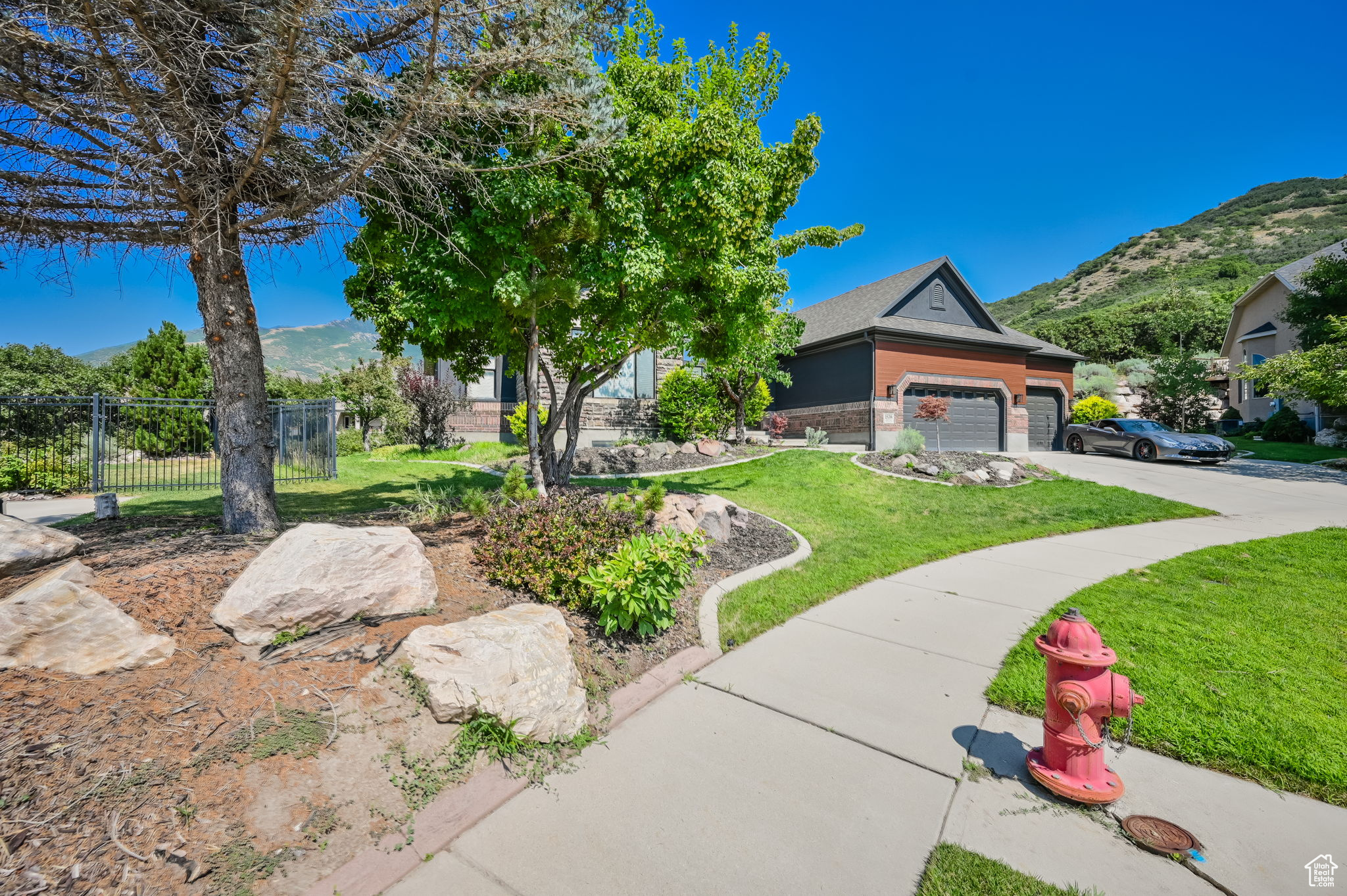 1539 E TUMBLEWEED WAY