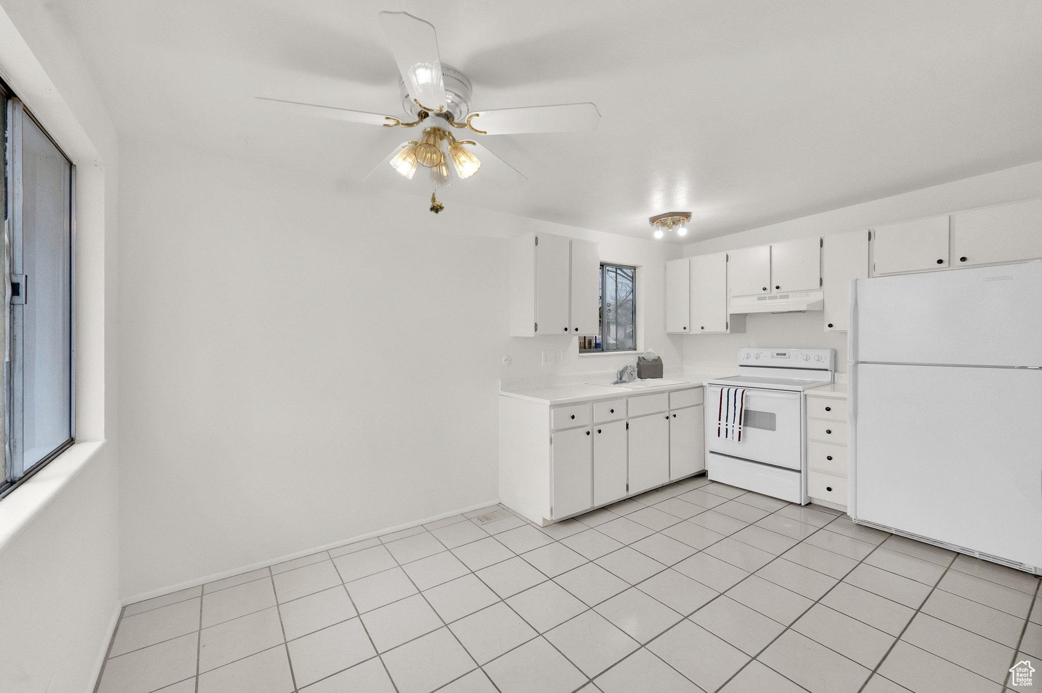 254 N SILVER STAR DR