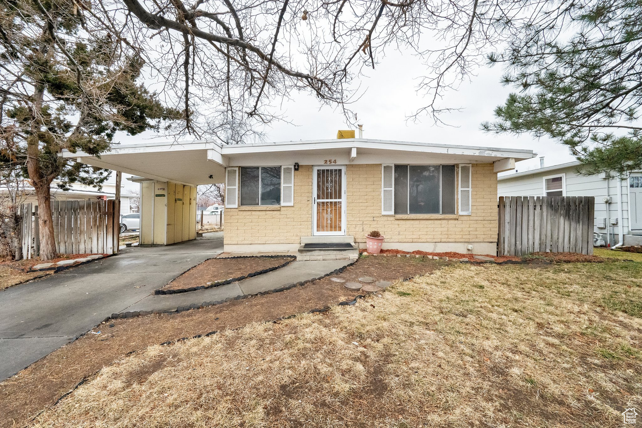 254 N SILVER STAR DR