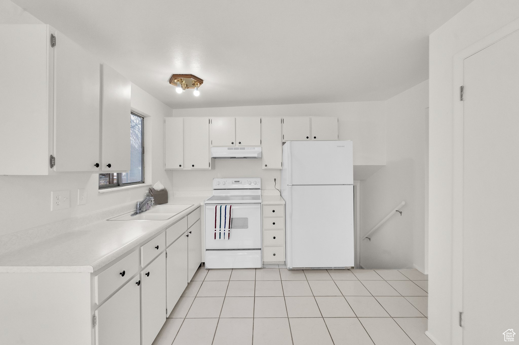254 N SILVER STAR DR