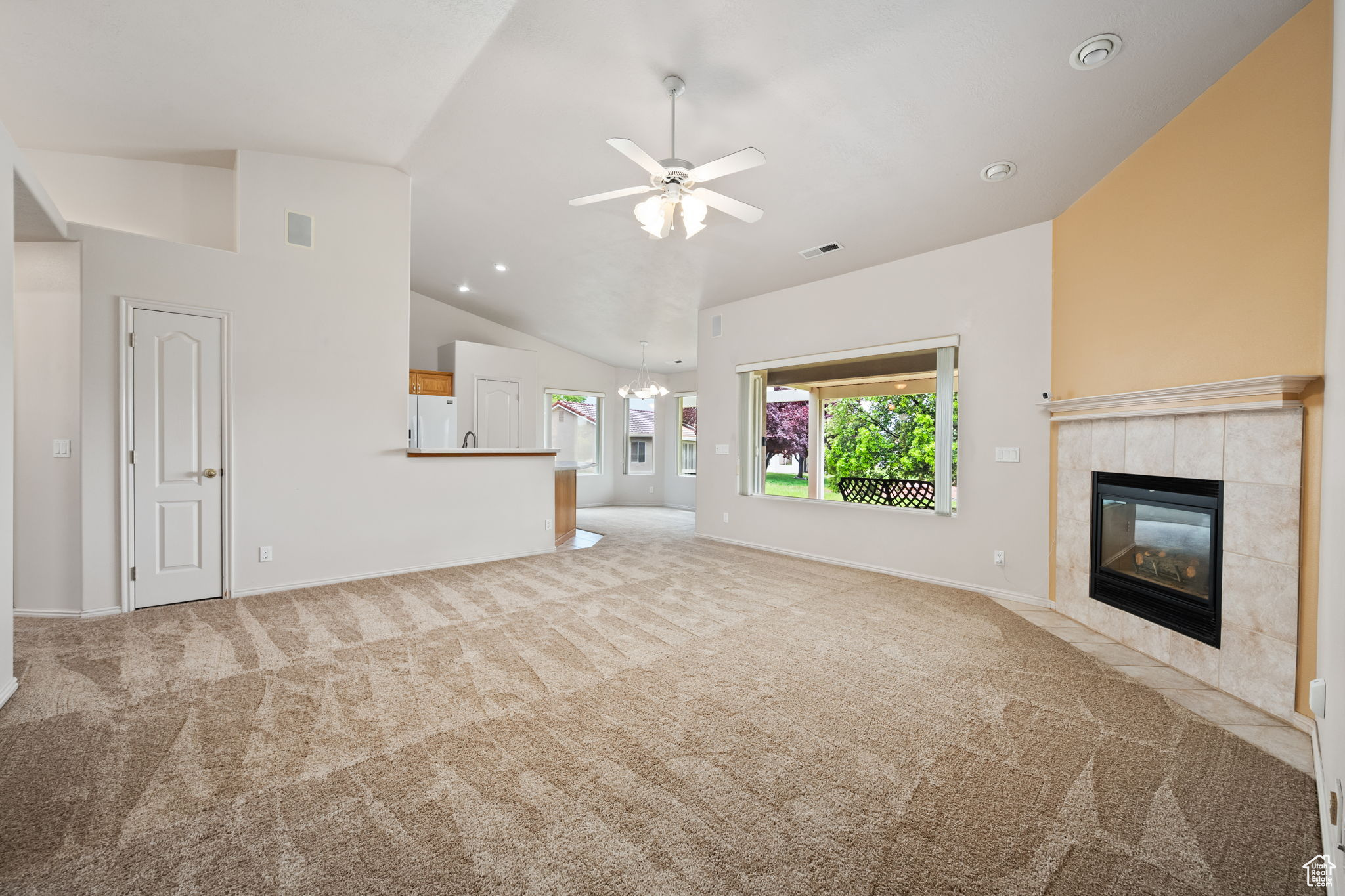 504 E MAJESTIC DR