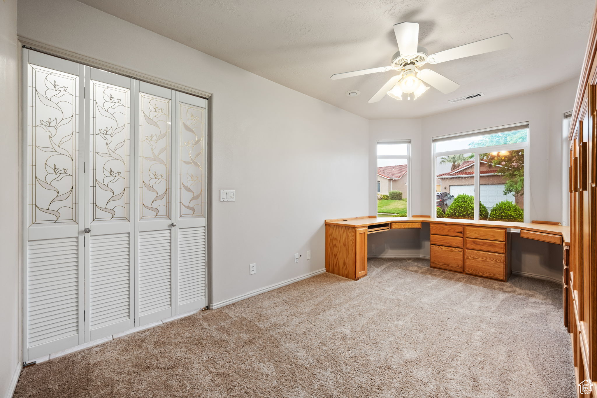 504 E MAJESTIC DR