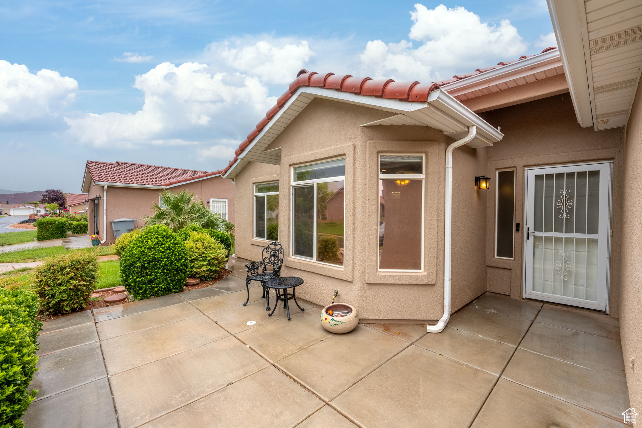 504 E MAJESTIC DR