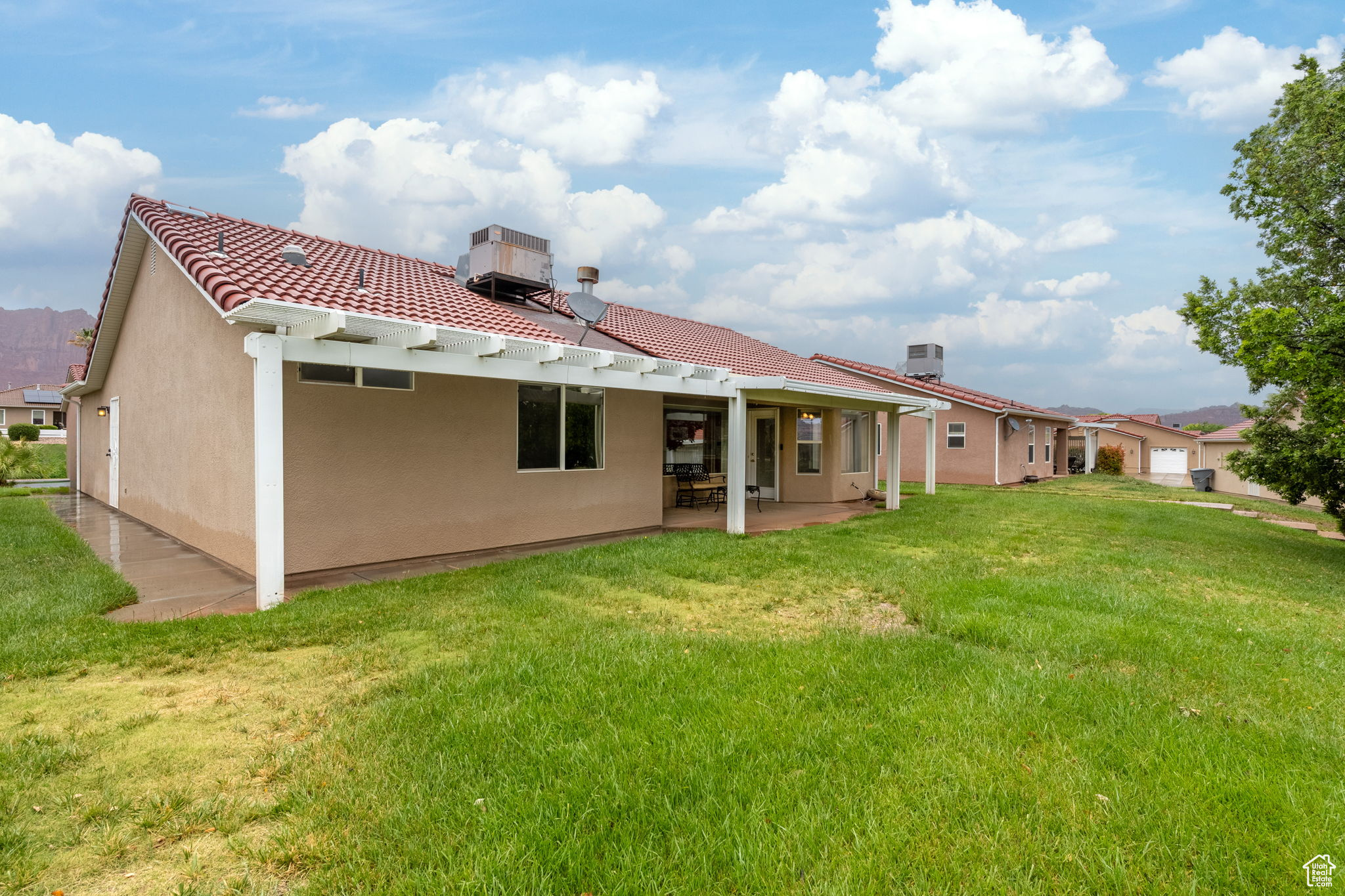 504 E MAJESTIC DR