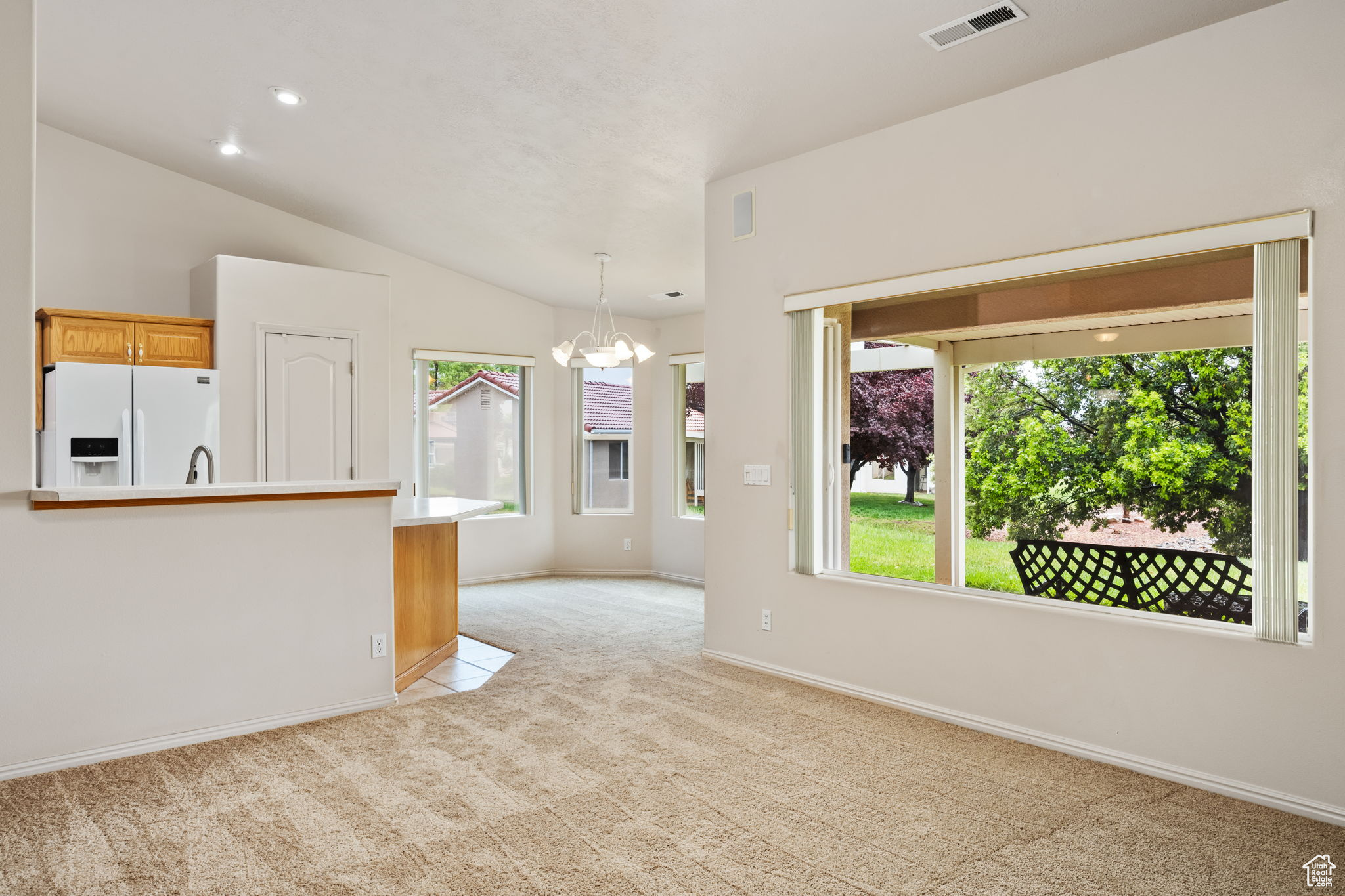 504 E MAJESTIC DR