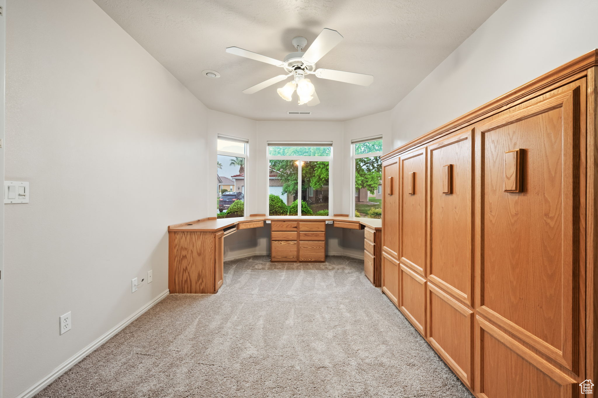 504 E MAJESTIC DR