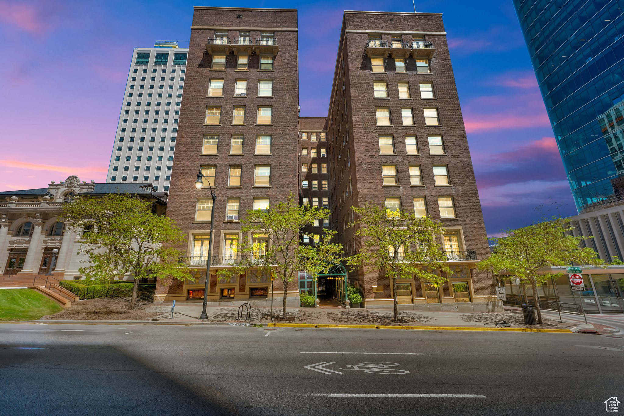 29 S STATE ST #810