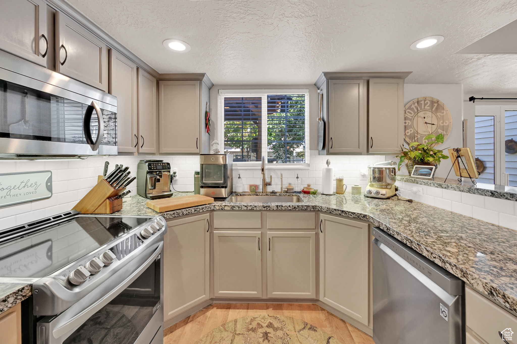 11999 S DRAPERVILLE AVE