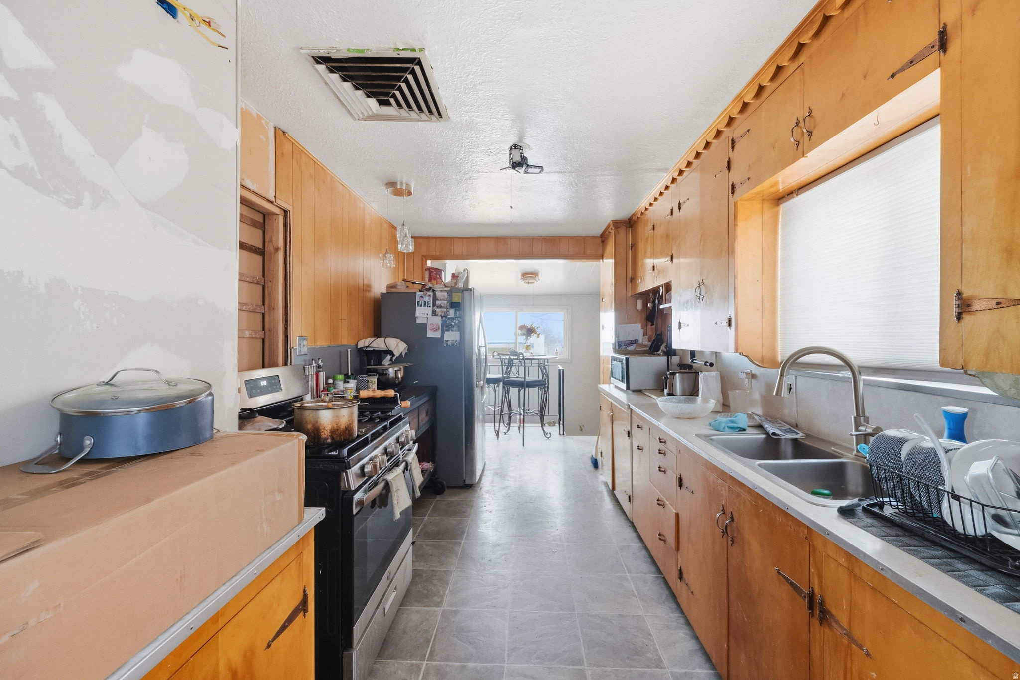 318 W VINE ST