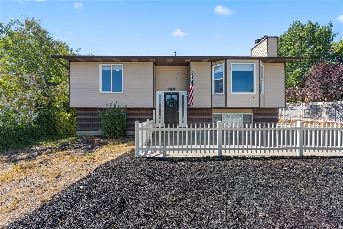 5929 W DRY BONE CIR