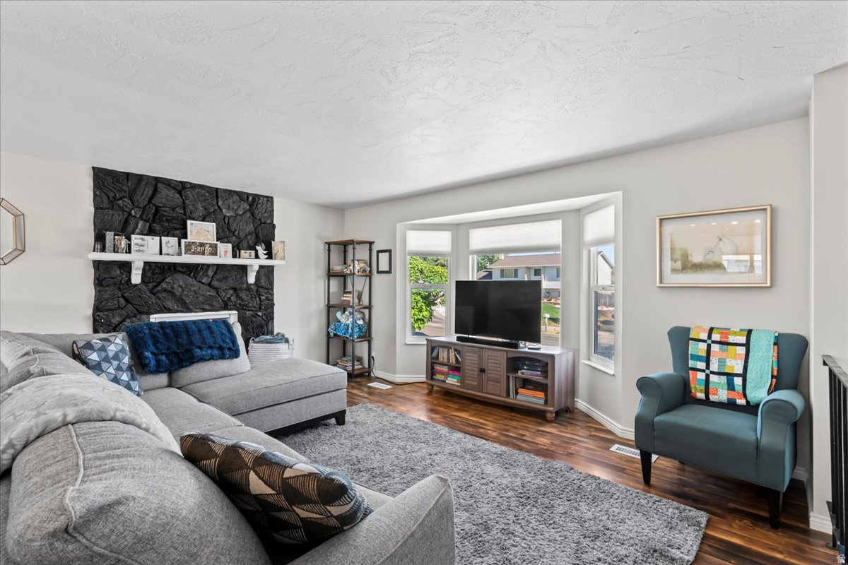 5929 W DRY BONE CIR