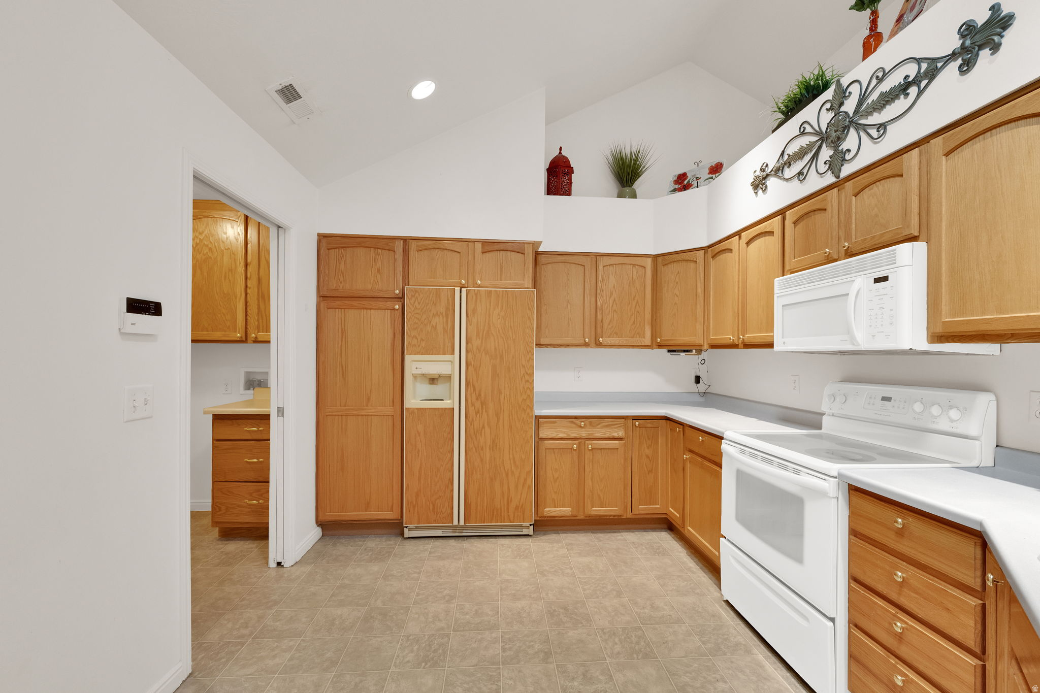 2136 W JORDAN VILLA DR