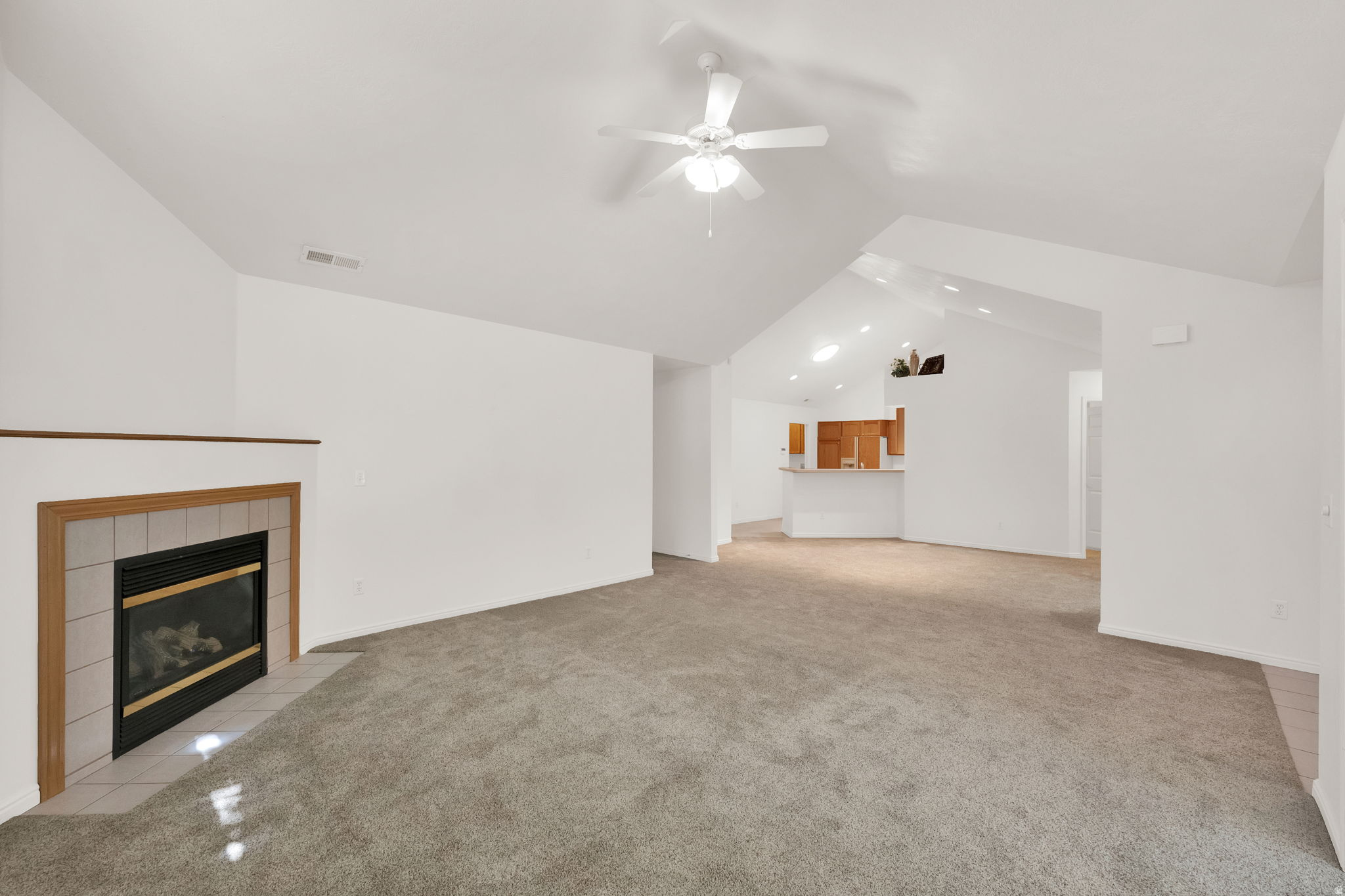 2136 W JORDAN VILLA DR